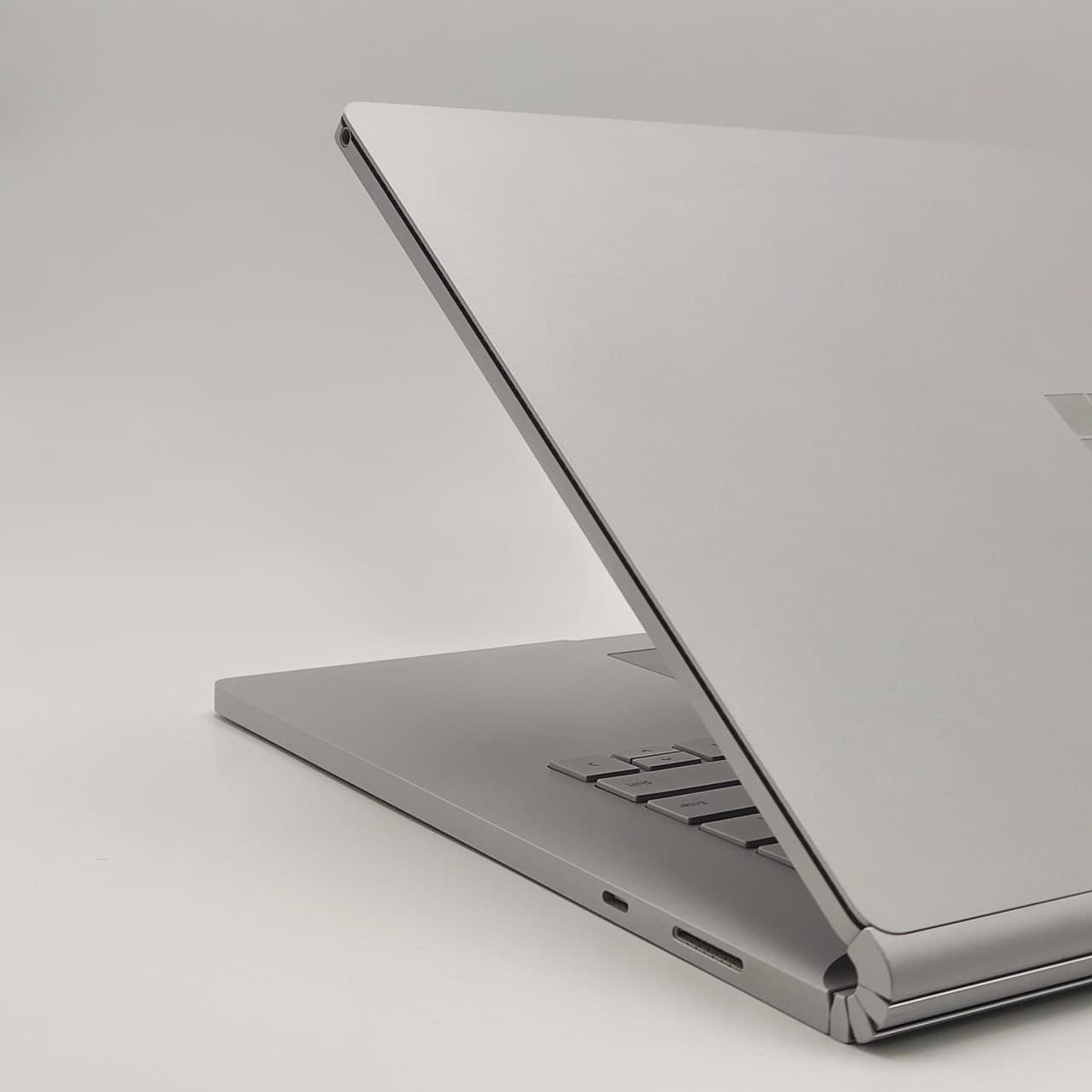 core i7 – 8650U / Ram 16G / SSD 512G / VGA 6G Nvidia /15 inch 4K touch / سرفیس بوک 2 _Surface Book 2 — تصویر ۳