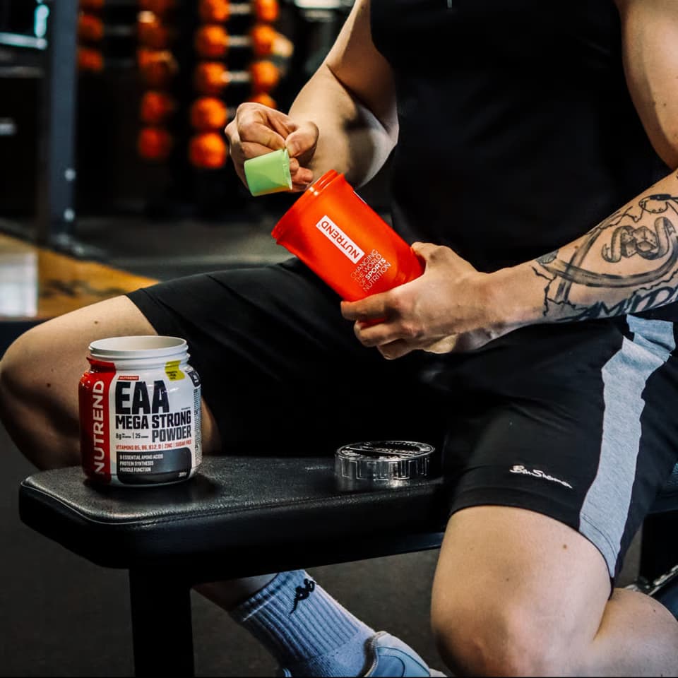 پودر آمینو اسید ای ای ای ناترند مگا استرانگ | EAA Mega Strong Powder Nutrend — تصویر ۴
