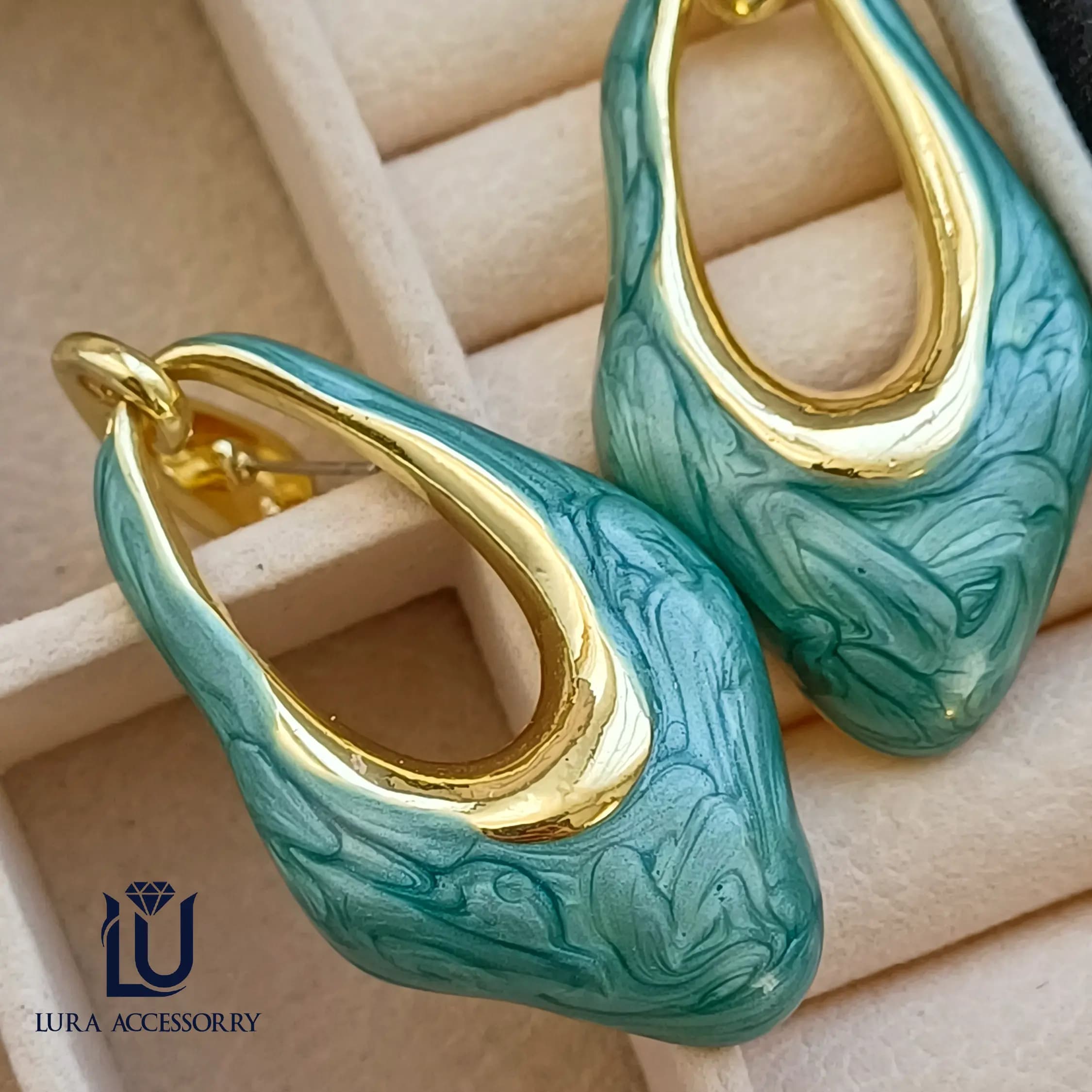 گوشواره میخی دو رنگ استیل ۱۰۱۰۱۸ — تصویر ۲