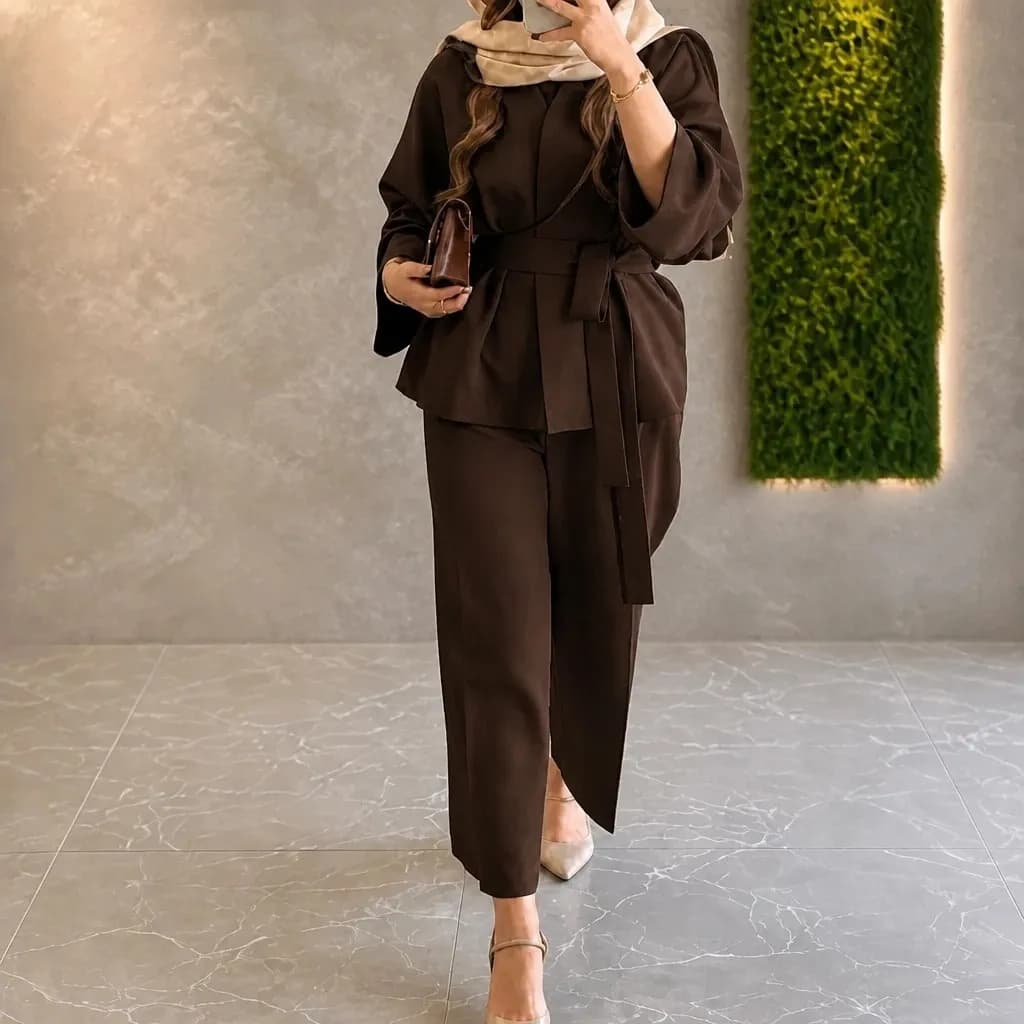 کت شلوار زنانه جنس مازراتی دوخت مزونی رنگ بندی متنوع — تصویر ۴