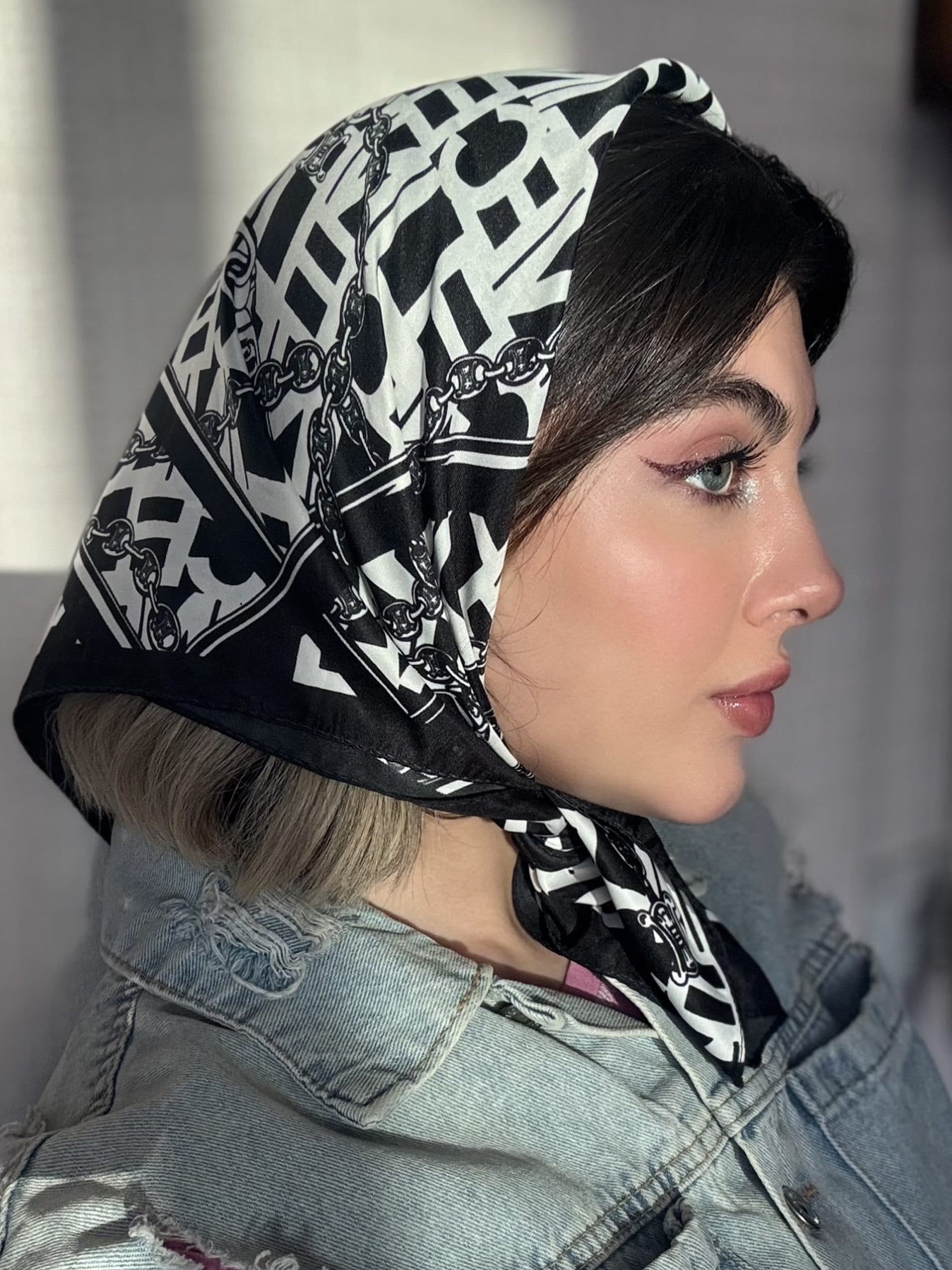 مینی اسکارف ابریشم توییل ۰۲۱۳۱ — تصویر ۲