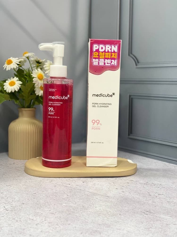 ژل شوینده آبرسان PDRN مدیکیوب ۲۰۰ میل