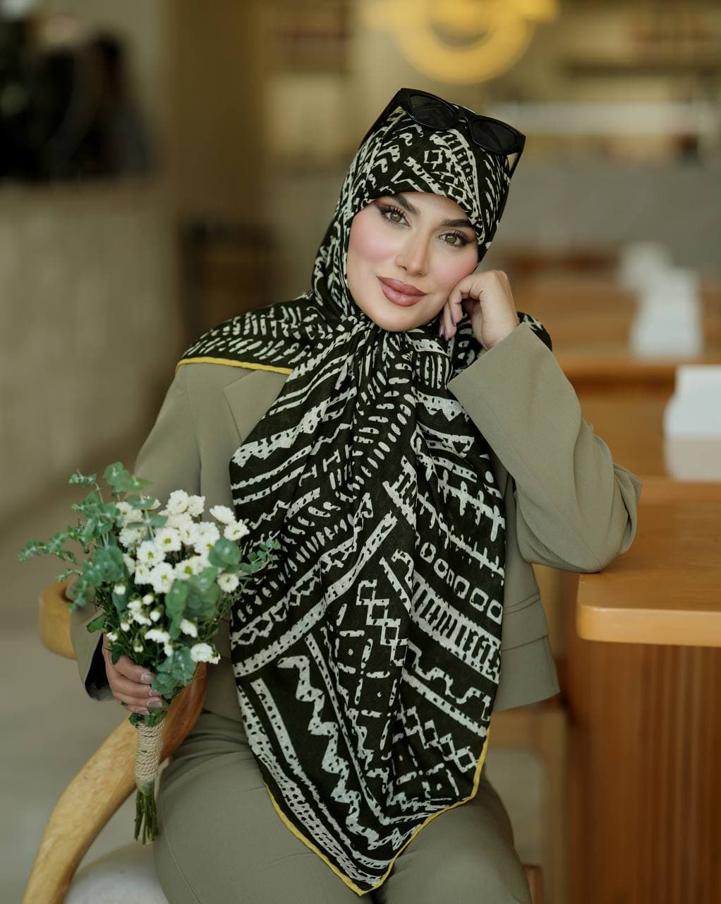 روسری گارزا ژاکارد ۰۲۱۱۳ — تصویر ۳