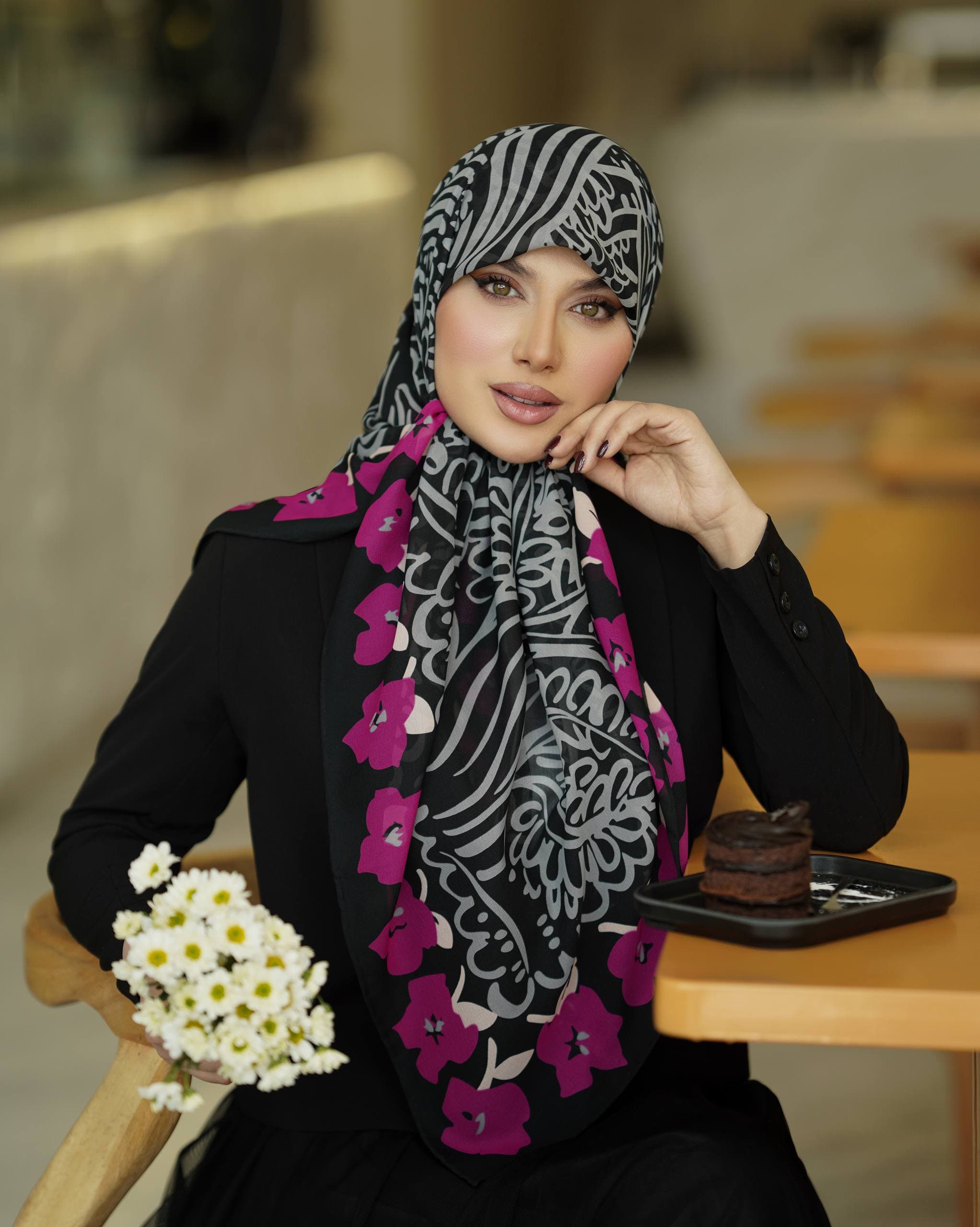 روسری حریر کوئین ۰۱۹۷۸