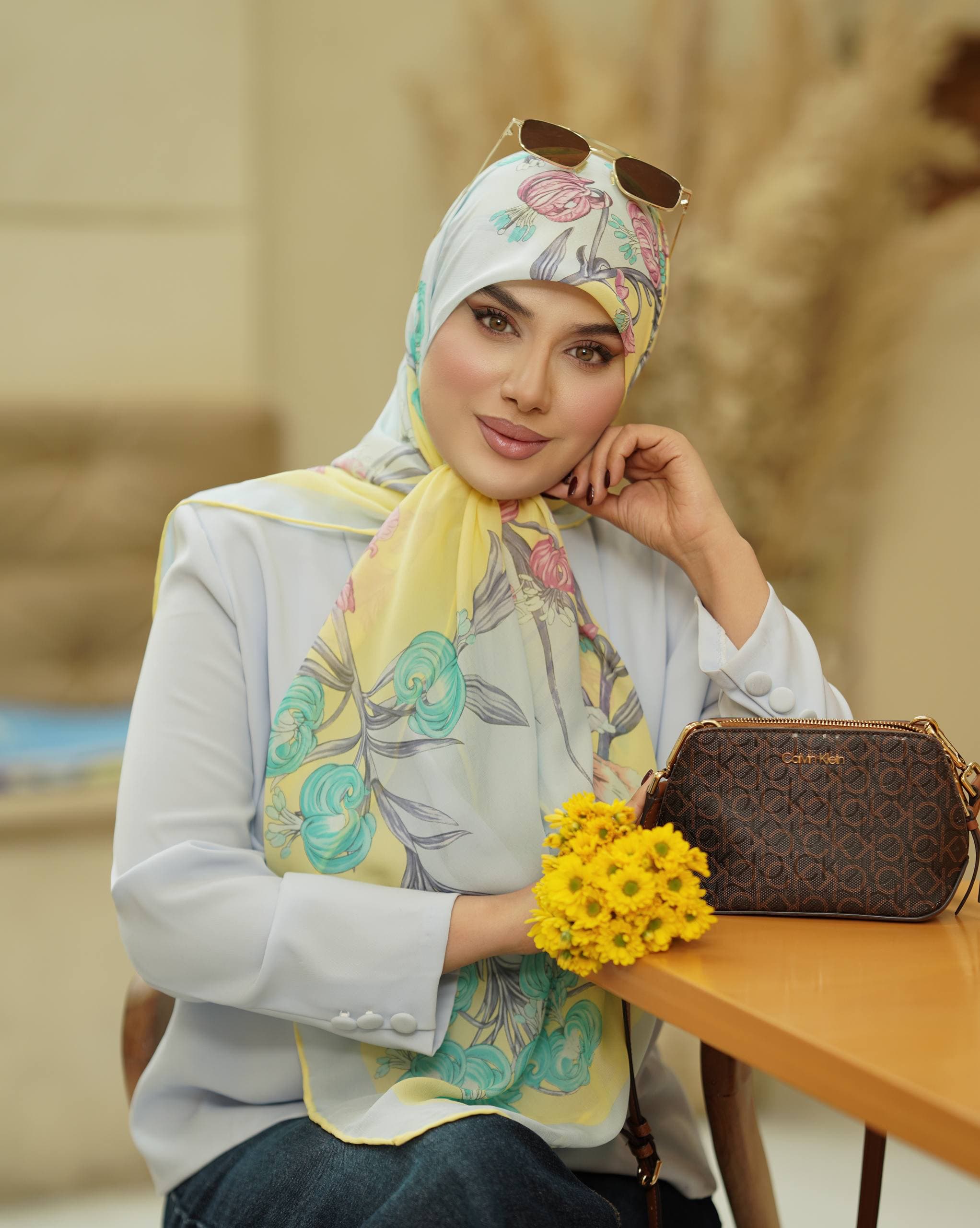روسری حریر کوئین ۰۱۹۷۷ — تصویر ۶
