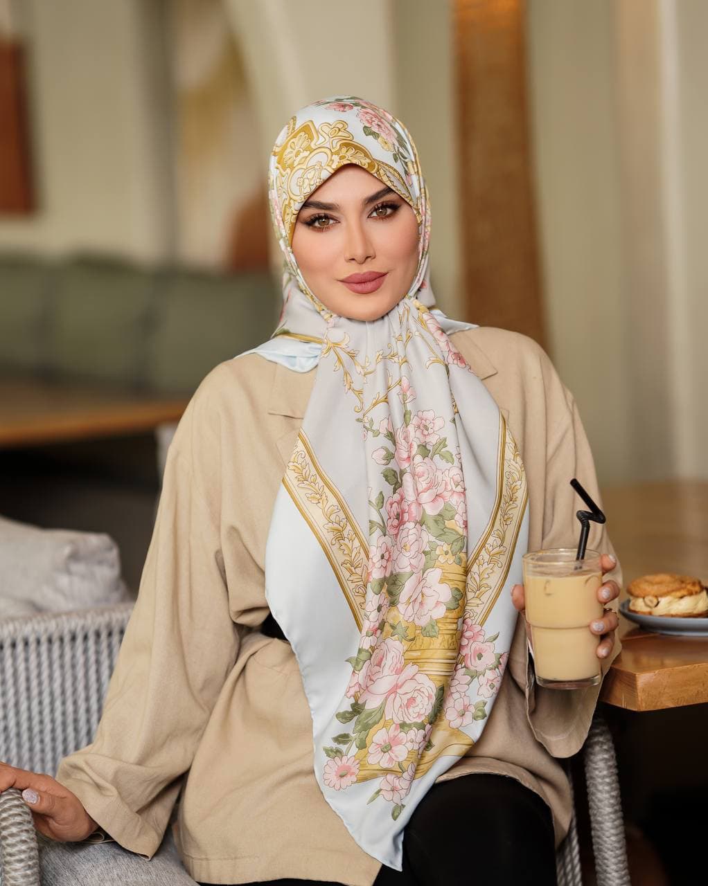روسری ابریشم توییل ۰۱۹۴۷ — تصویر ۲