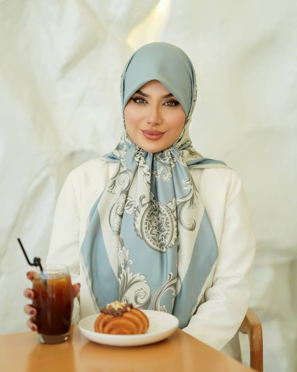 روسری ابریشم توییل ۰۱۹۴۴ — تصویر ۲
