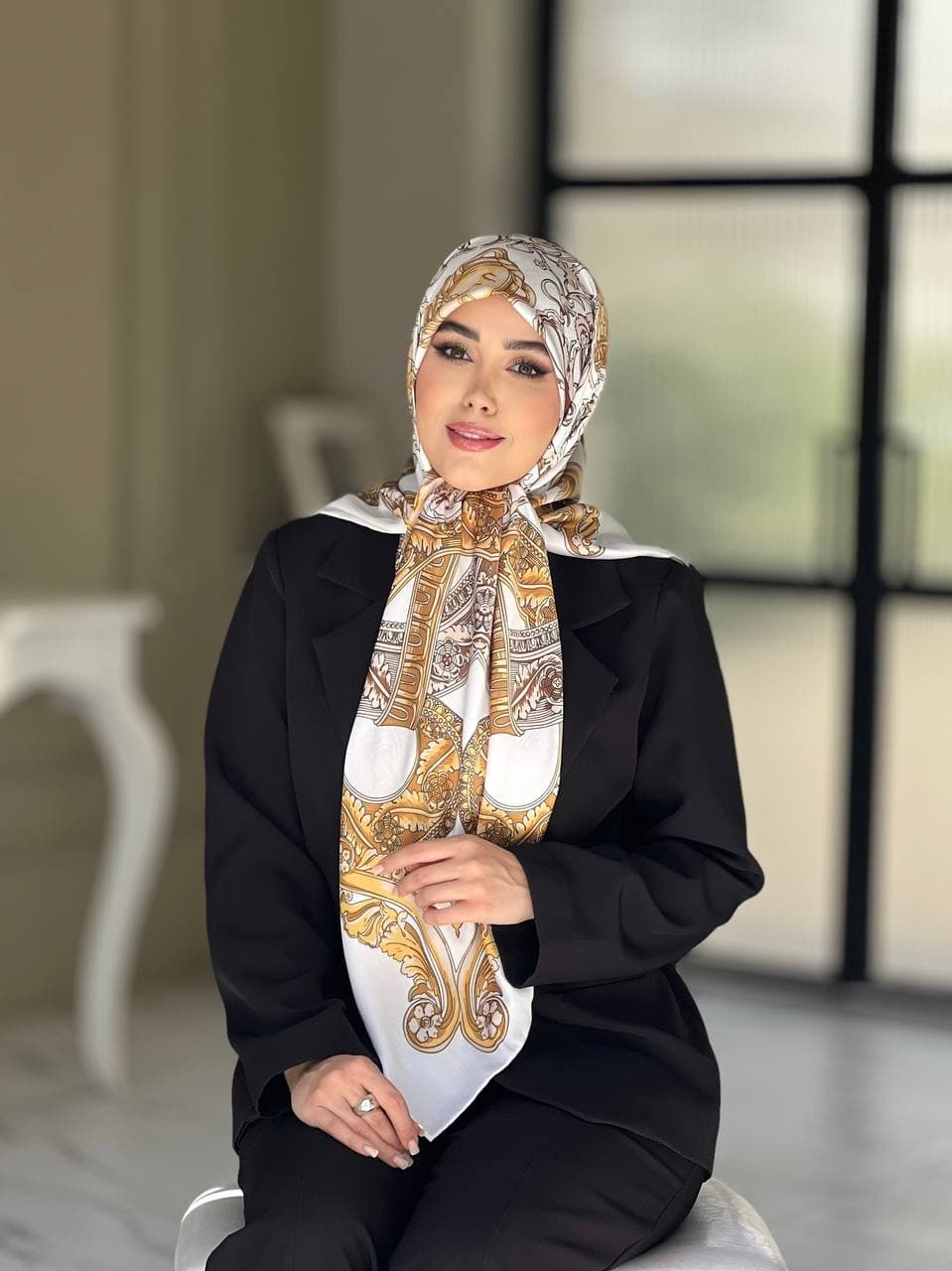 روسری ابریشم ایپک ۰۱۹۳۷ — تصویر ۵