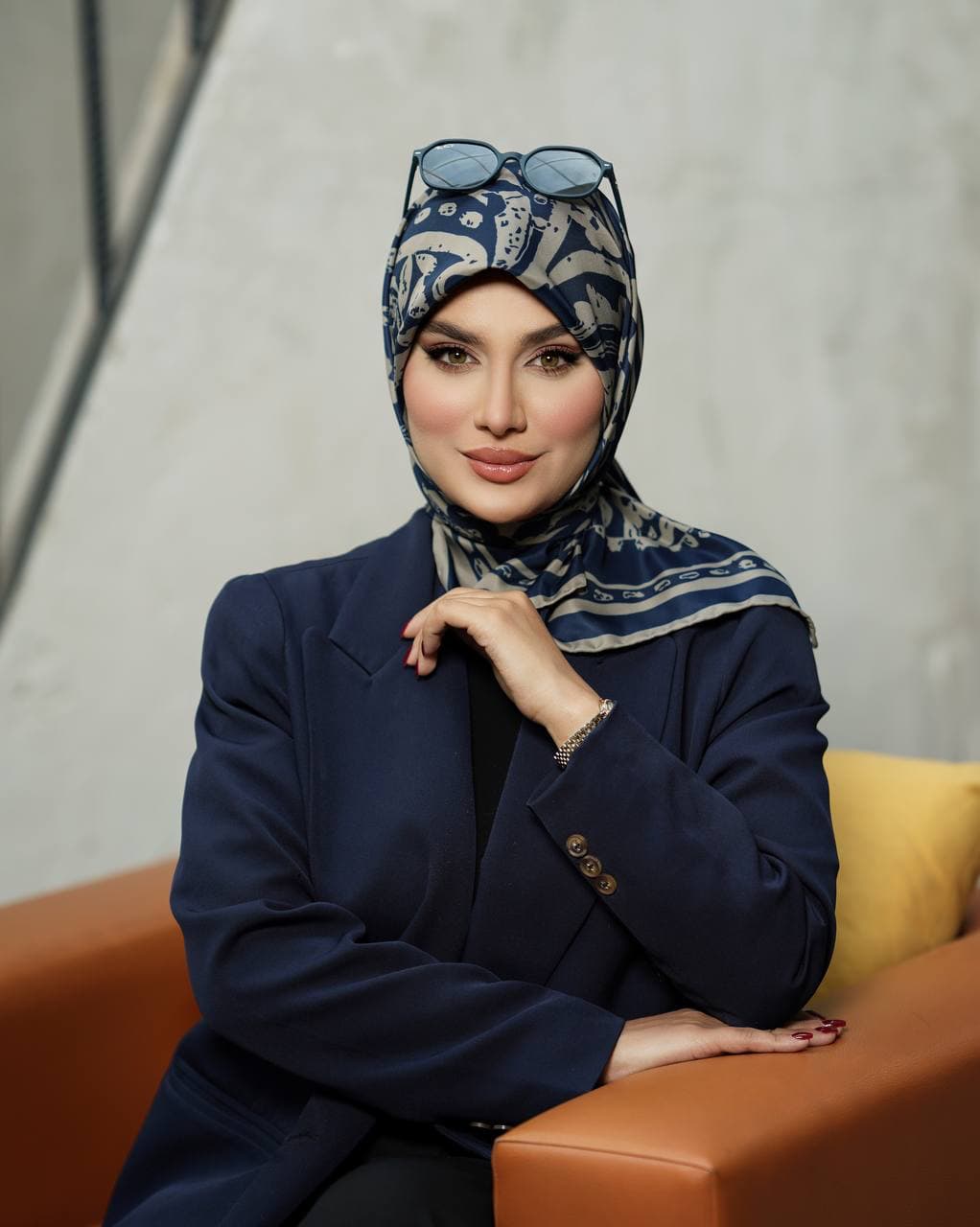روسری ابریشم توییل ۰۱۸۳۹ — تصویر ۳