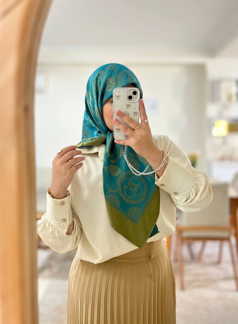 روسری ابریشم دو رو ۰۱۷۵۲ — تصویر ۳