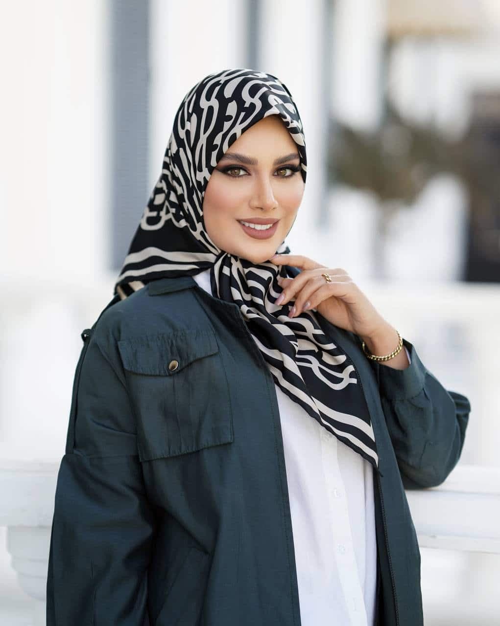 روسری ابریشم توییل ۰۱۰۸۹ — تصویر ۵