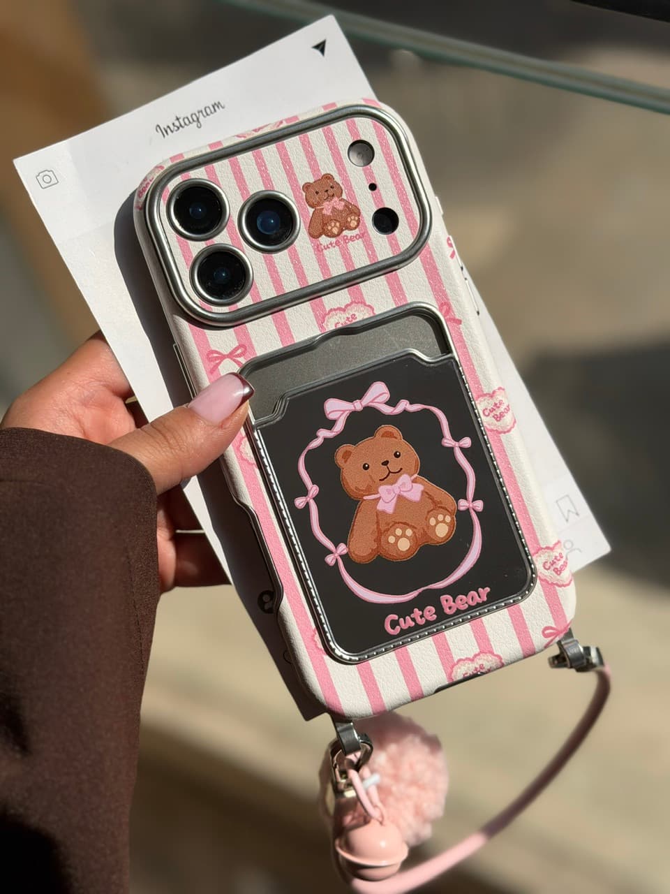 قاب گوشی خرس 🧸 جاکارتی آینه ای با آویز (کدC2312) — تصویر ۲