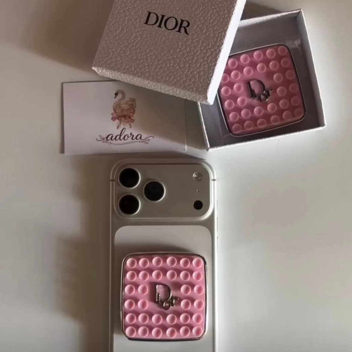 چسبونکی موبایل DIOR C4683 | هولدر چسبی گوشی دیور