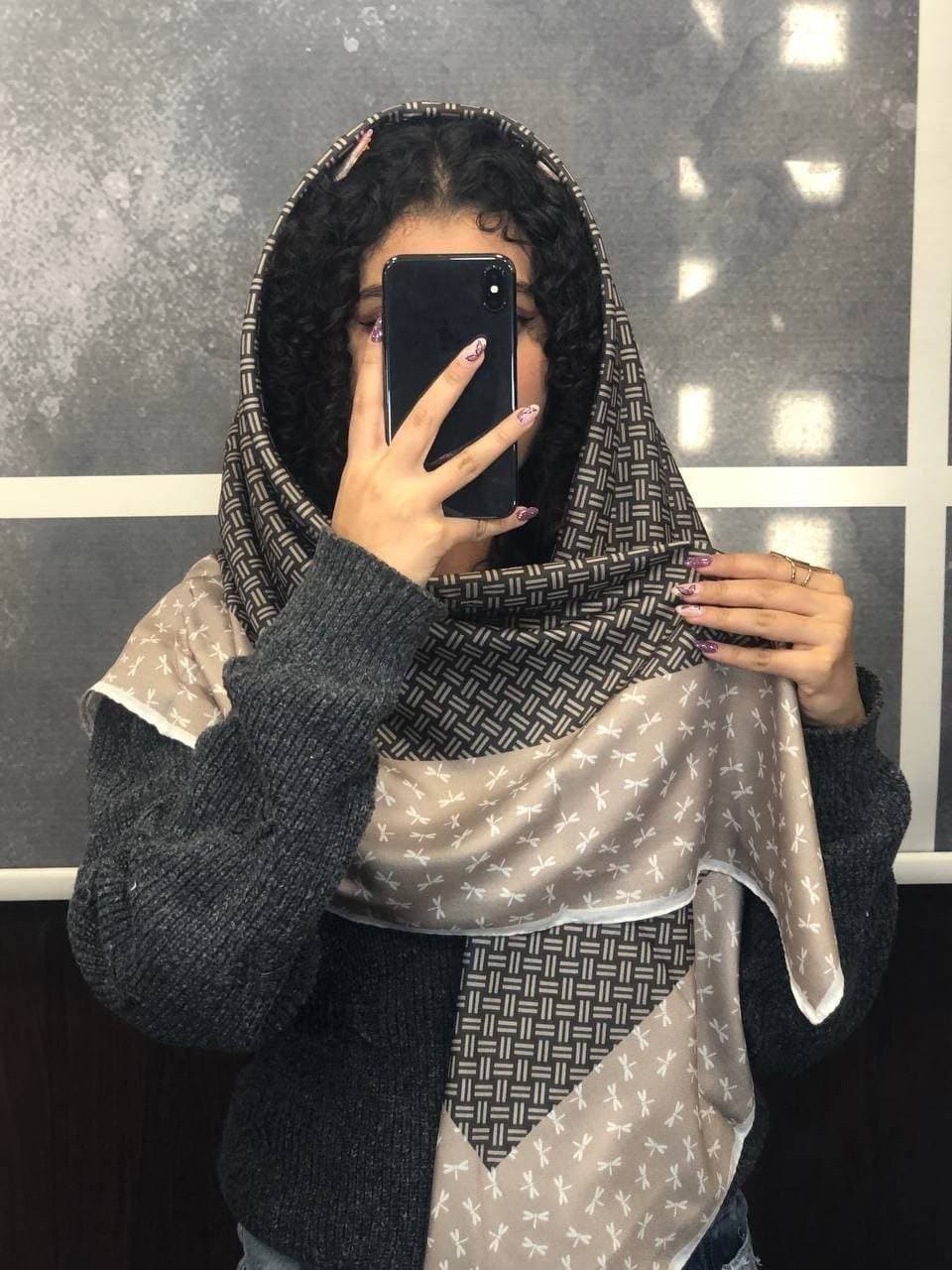 روسری سی‌آی‌اسکارف چاپی طرح سنجاقک | قواره ۱۲۵ — تصویر ۲