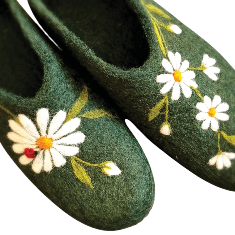 Chamomile & Ladybug Felt Slippers – Hoorfelt Brand — تصویر ۲