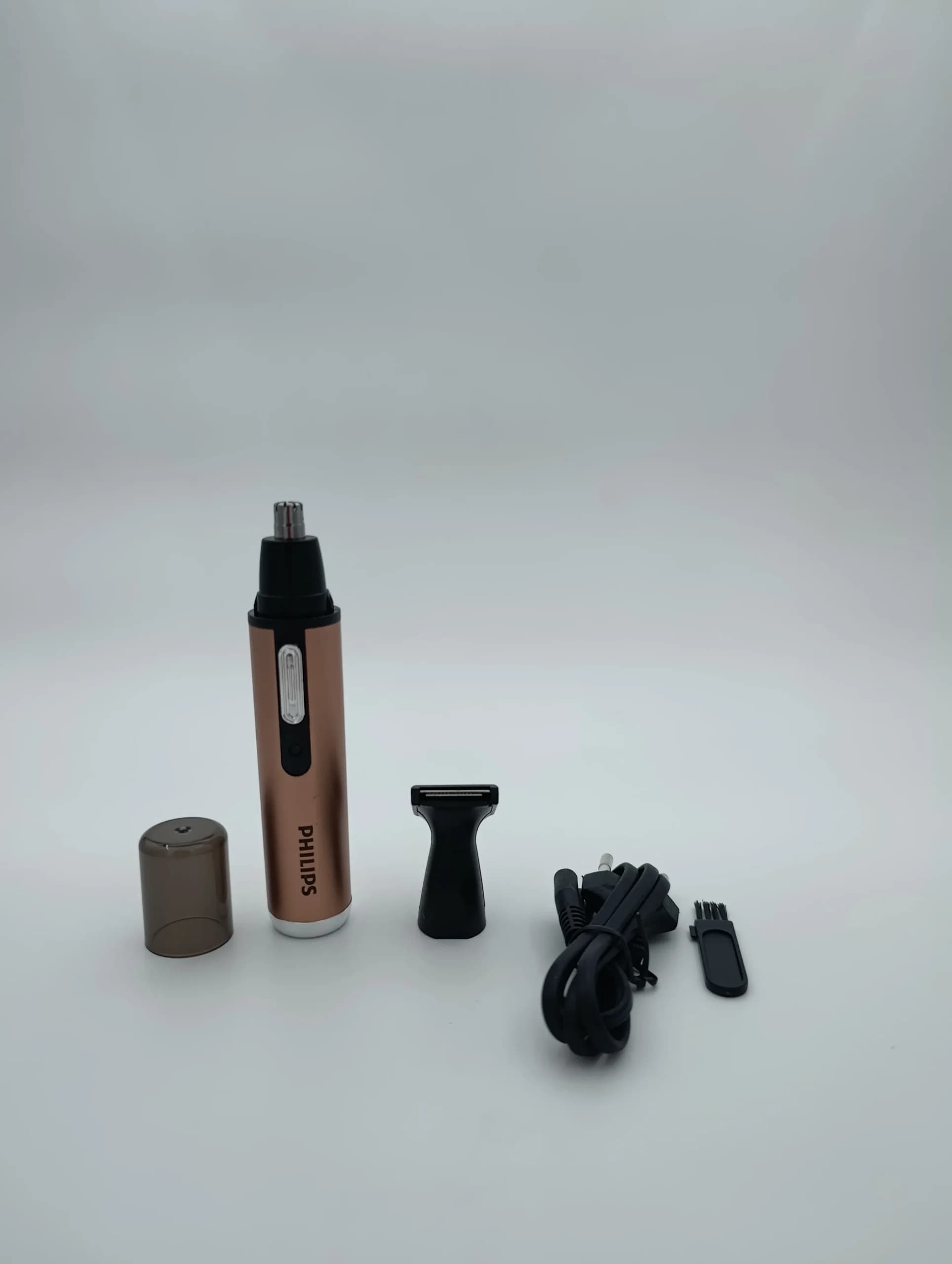 موزن گوش و بینی و خط زن دو کاره فیلیپس Philips مدل PH-3002 (تیغه ضد زنگ و قابل شارژ) — تصویر ۴