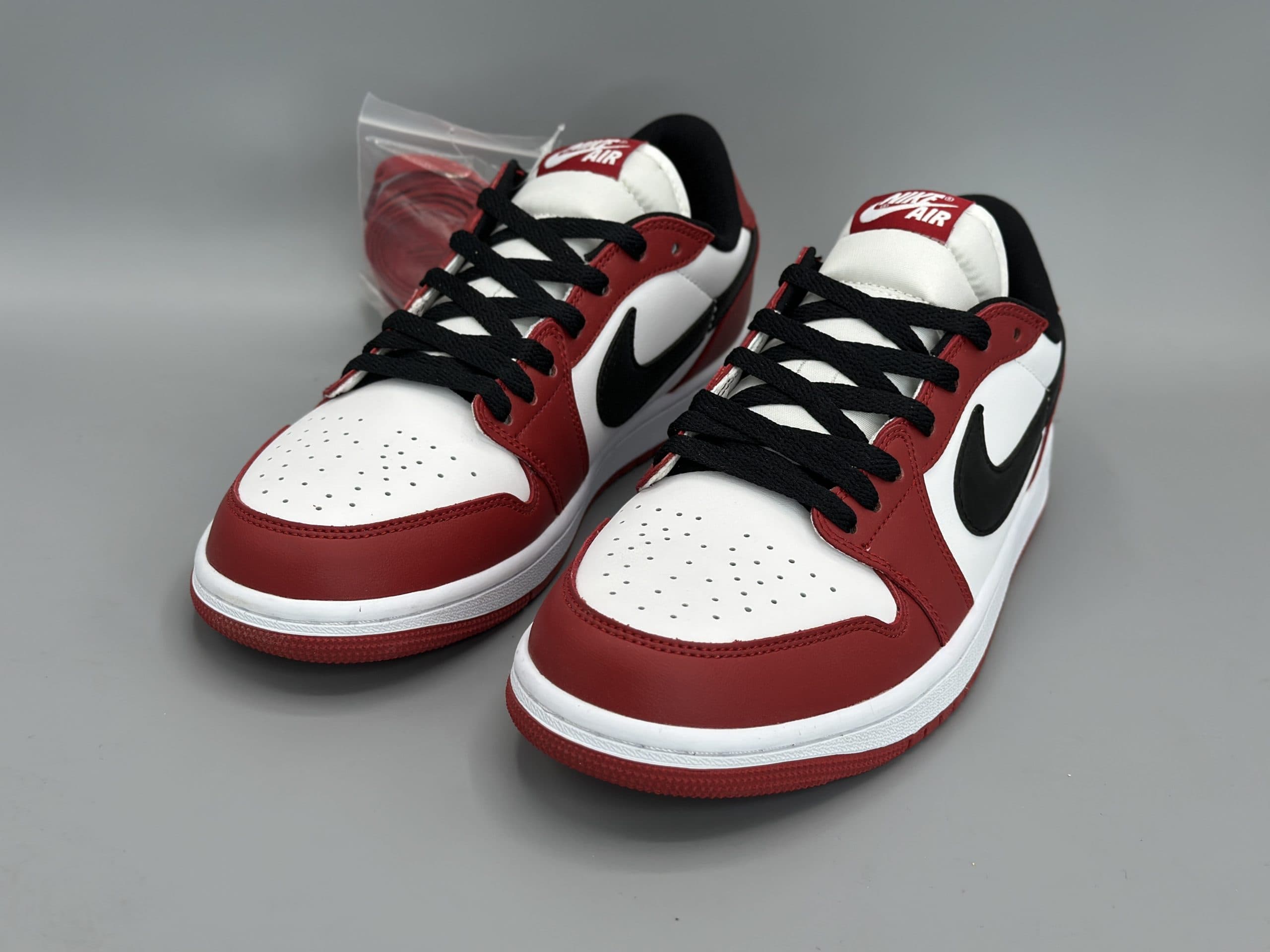 کتانی نایکی جردن1لو شیکاگو/Nike Air Jordan1 low Chicago — تصویر ۶