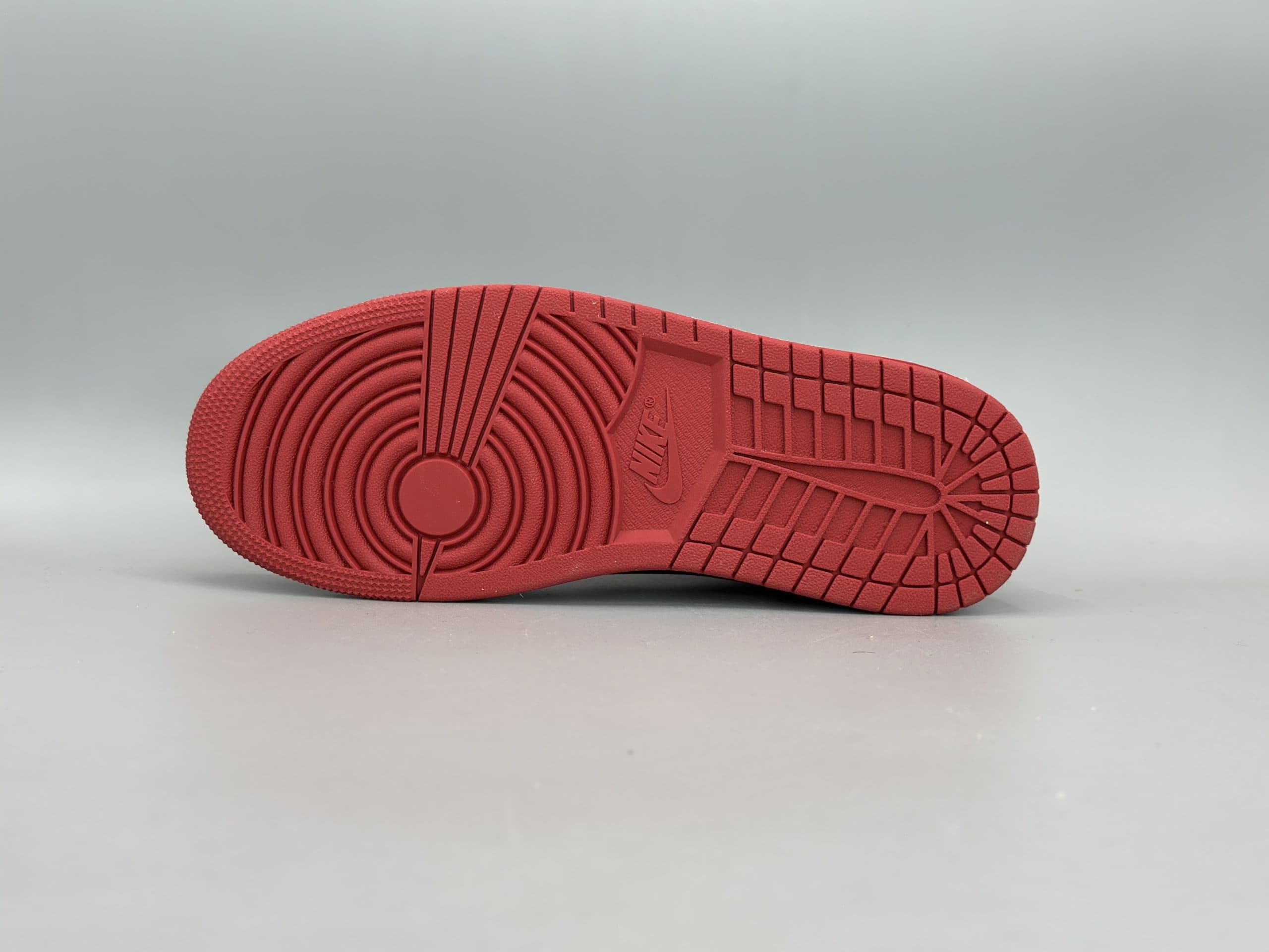 کتانی نایکی جردن1لو شیکاگو/Nike Air Jordan1 low Chicago — تصویر ۵
