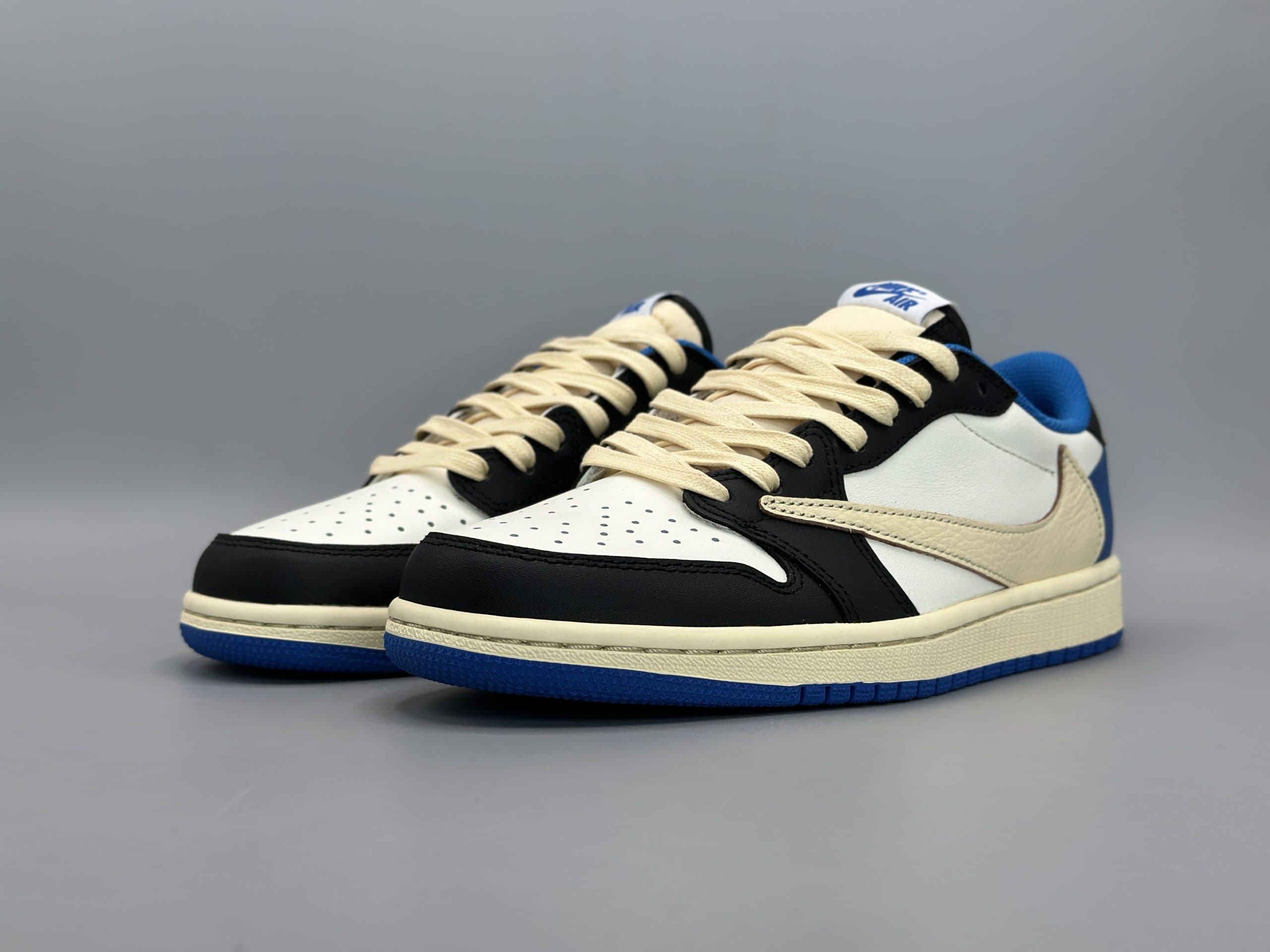 کتانی نایکی جردن1لو تراویس فرگمنت سفید مشکی آبی/Nike Air Jordan1 low Travis — تصویر ۶