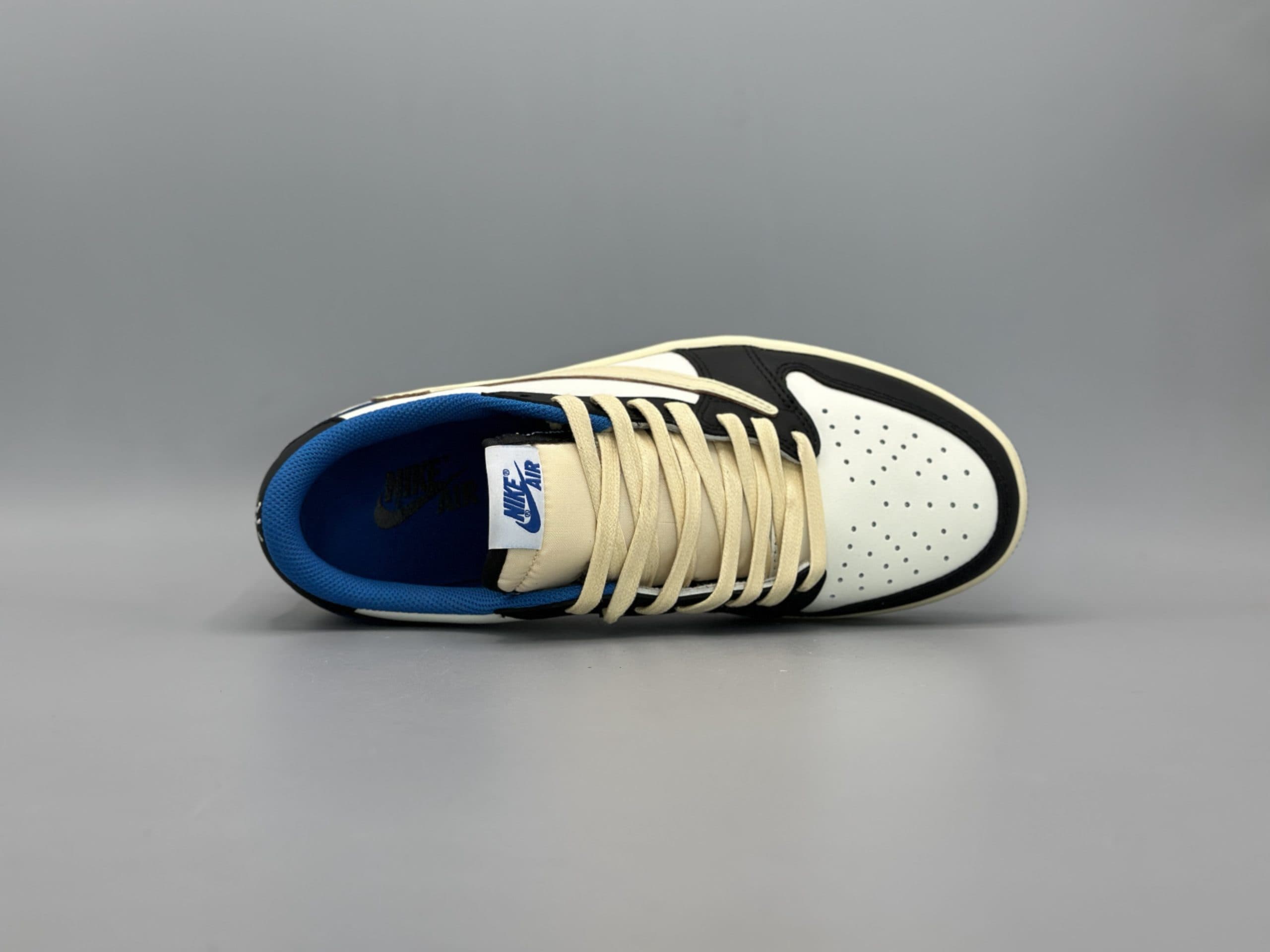کتانی نایکی جردن1لو تراویس فرگمنت سفید مشکی آبی/Nike Air Jordan1 low Travis — تصویر ۴