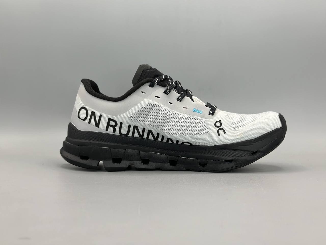 کتانی آن رانینگ کلود فلو 5 طوسی مشکی/On Running — تصویر ۷
