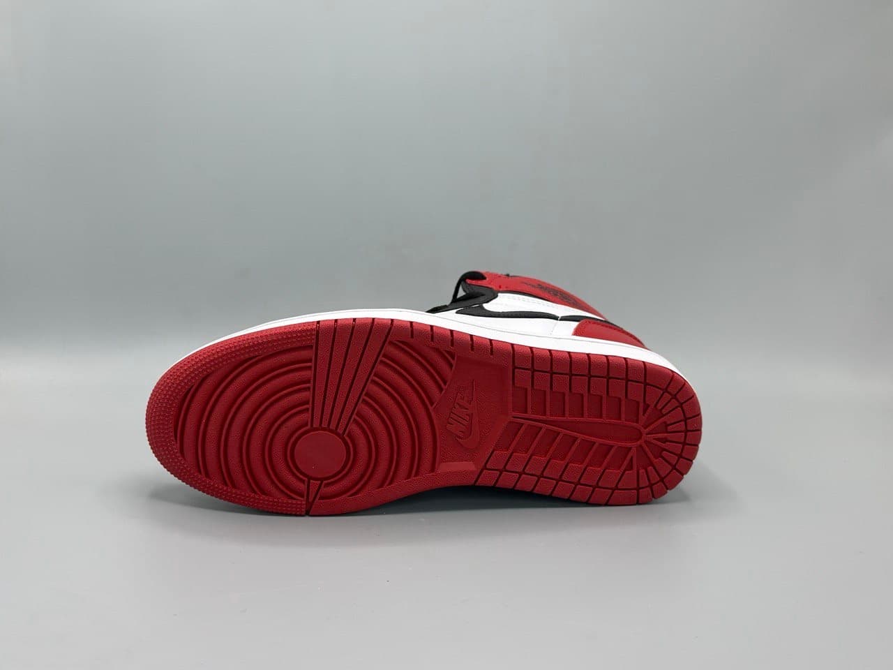 کتانی نایکی جردن1 بلک توو/Nike Air Jordan1 Black toe — تصویر ۶