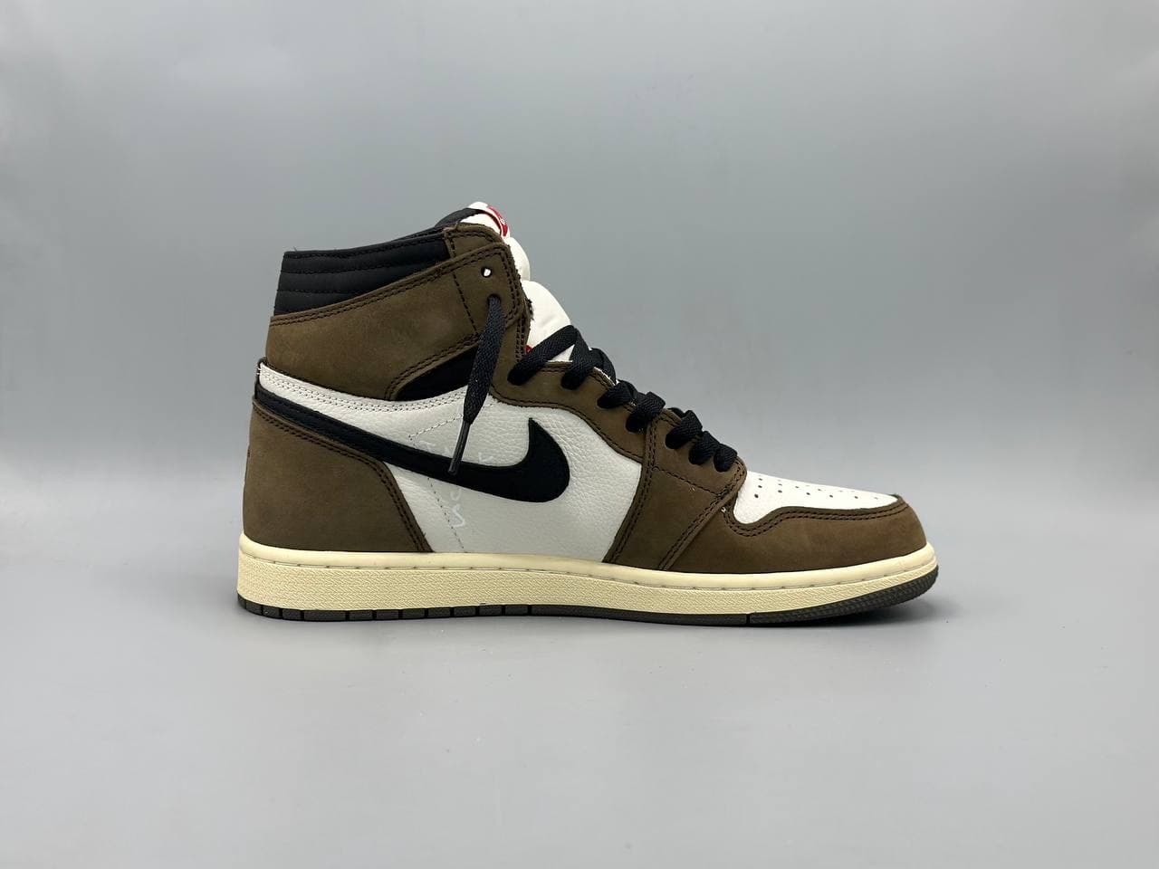کتانی نایکی جردن1 اوجی موکا رپلیکا/Nike Air Jordab1 Travis — تصویر ۳