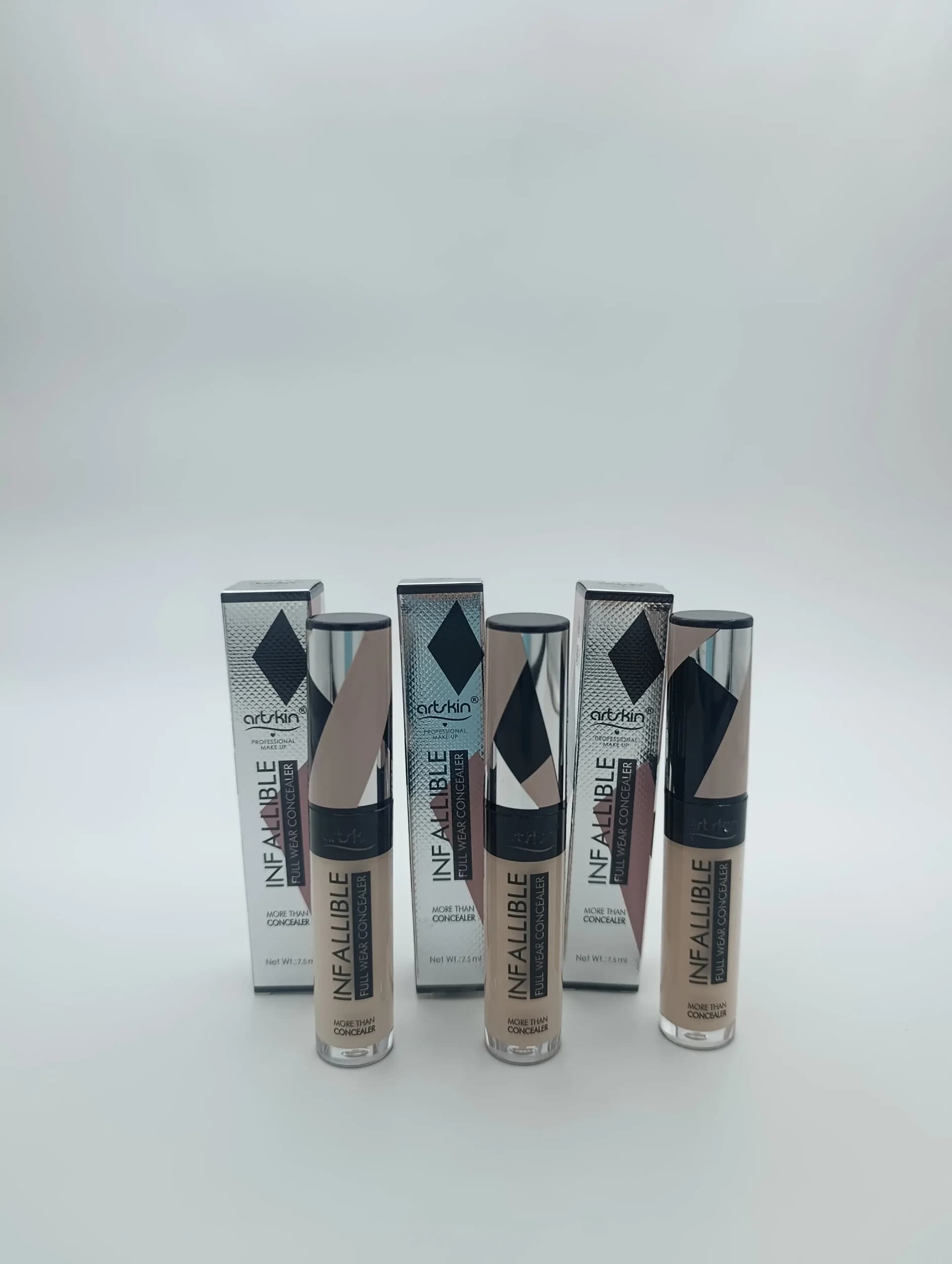 کانسیلر مایع آرت اسکین Artskin مدل اینفالیبل Infallible | پوشش‌دهی بالا و مات ضد چروک (اورجینال)