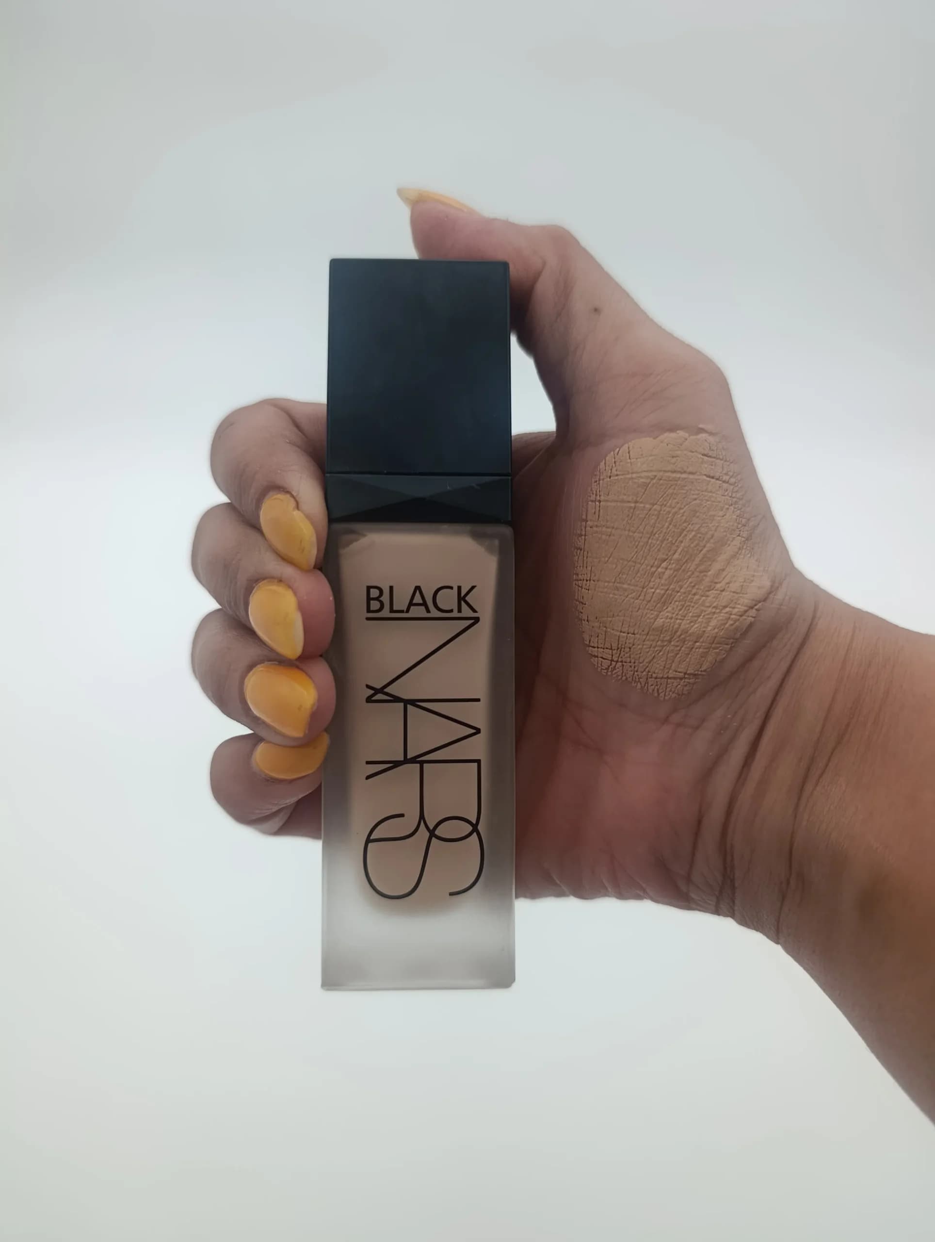کرم پودر مایع بلک نارس Black NARS | فول کاور فاقد چربی و ضد تعریق (مستر کوالیتی) — تصویر ۳