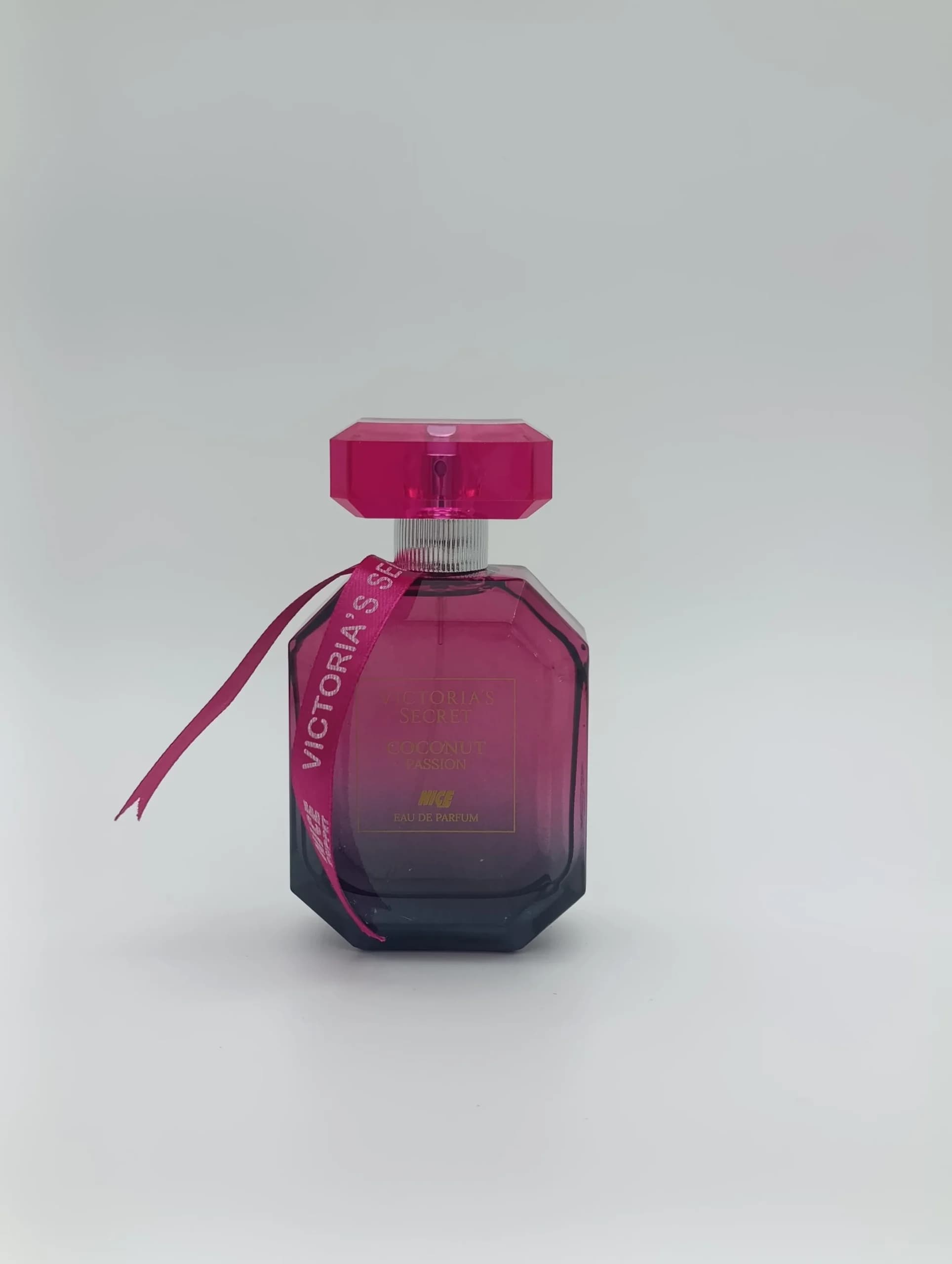 ادکلن ویکتوریا سکرت کوکونات زنانه 100 میل (Victoria’s Secret Coconut) — تصویر ۲
