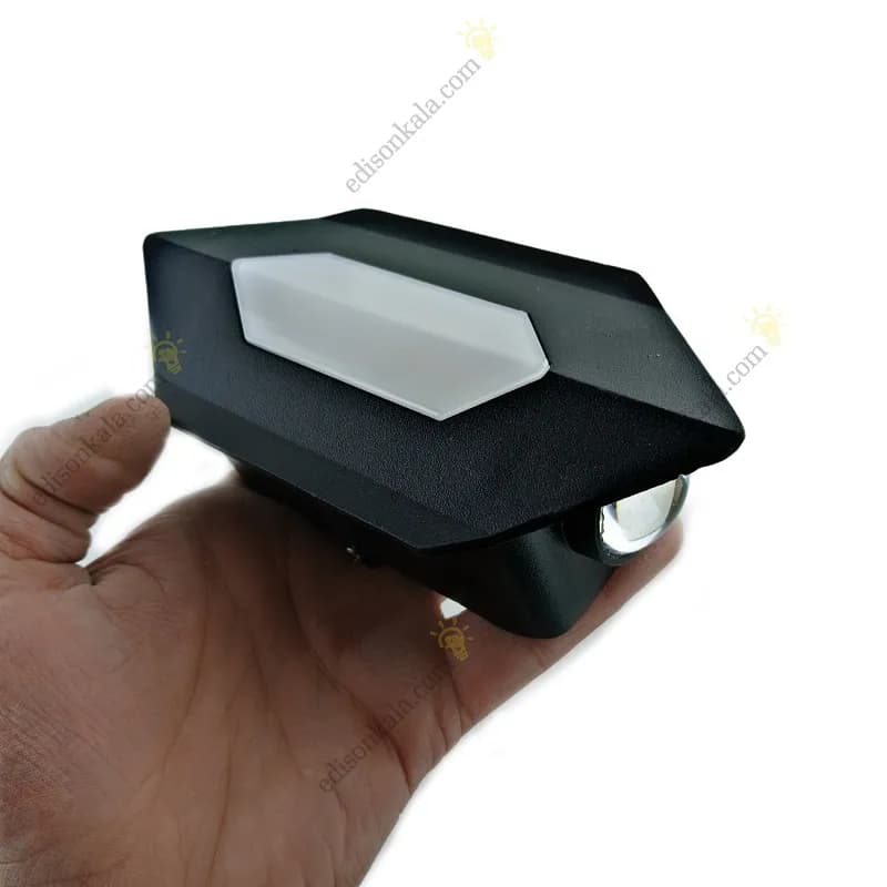 چراغ دکوراتیو هرمی 9 وات ضدآب بدنه فلزی — تصویر ۳