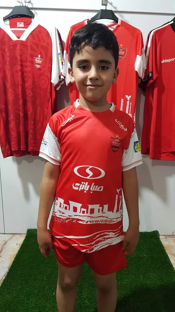 لباس بچه گانه پرسپولیس صبا باتری — تصویر ۷