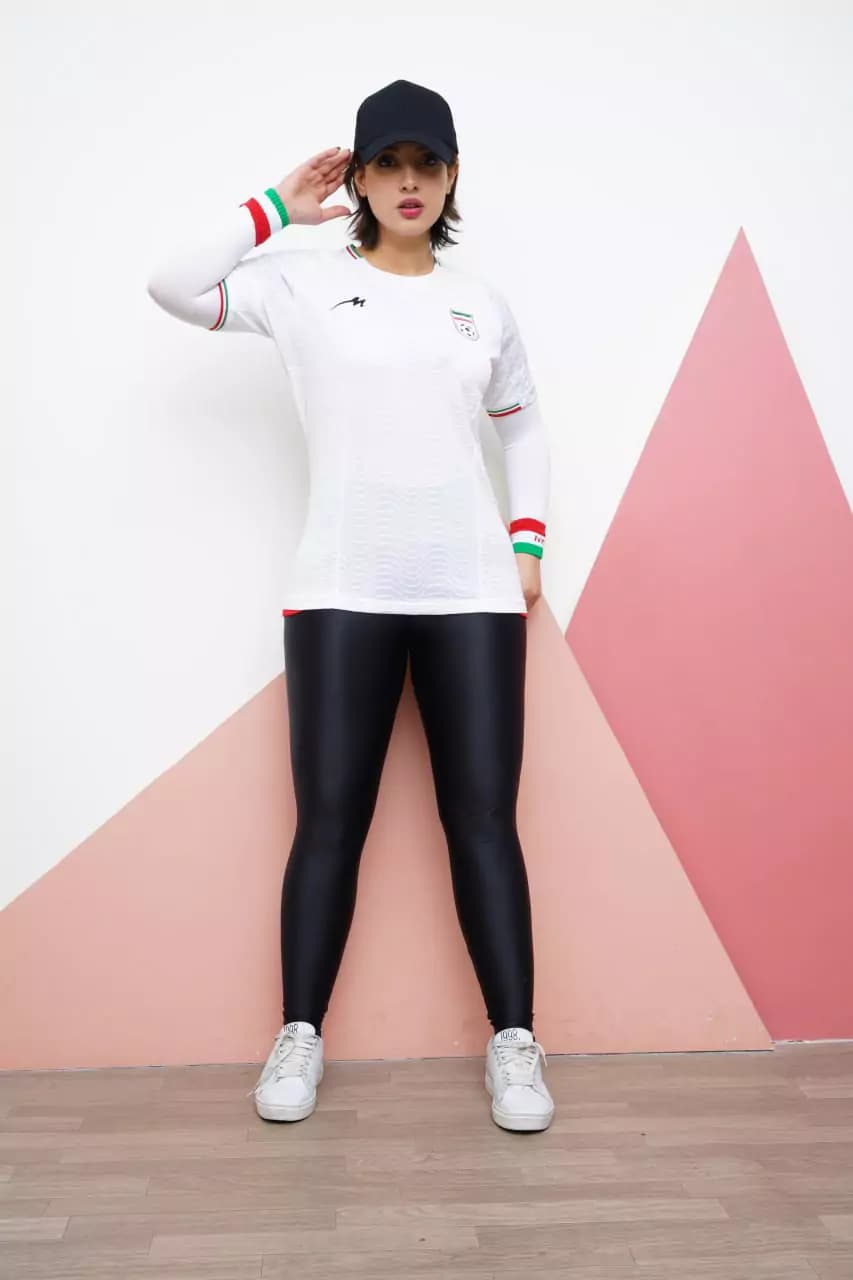 لباس اول زنانه تیم ملی ایران2024 — تصویر ۳