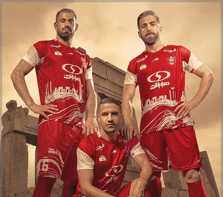 لباس پرسپولیس1403کولمکس با اسپانسرصبا باتری — تصویر ۸