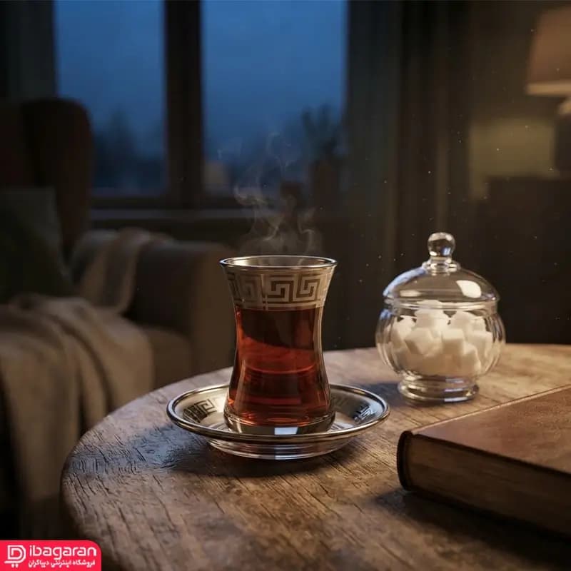 استکان کمر باریک و نعلبکی بلور کاوه طرح ورساچه — تصویر ۹