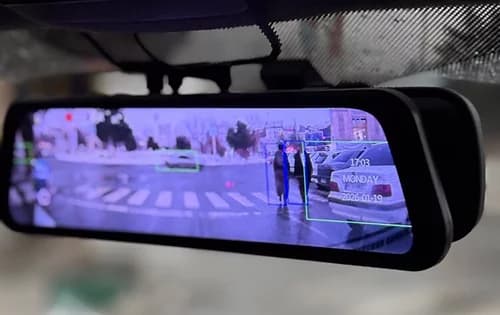 دوربین ثبت وقایع آینه‌ای 3 لنزه WiFi وای فای دار و هوش مصنوعی دار NAVIMETA — تصویر ۸