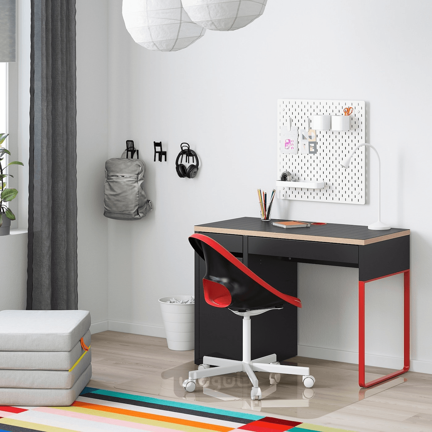 میز تحریر ایکیا مدل IKEA MICKE رنگ آنتراسیت/قرمز — تصویر ۴