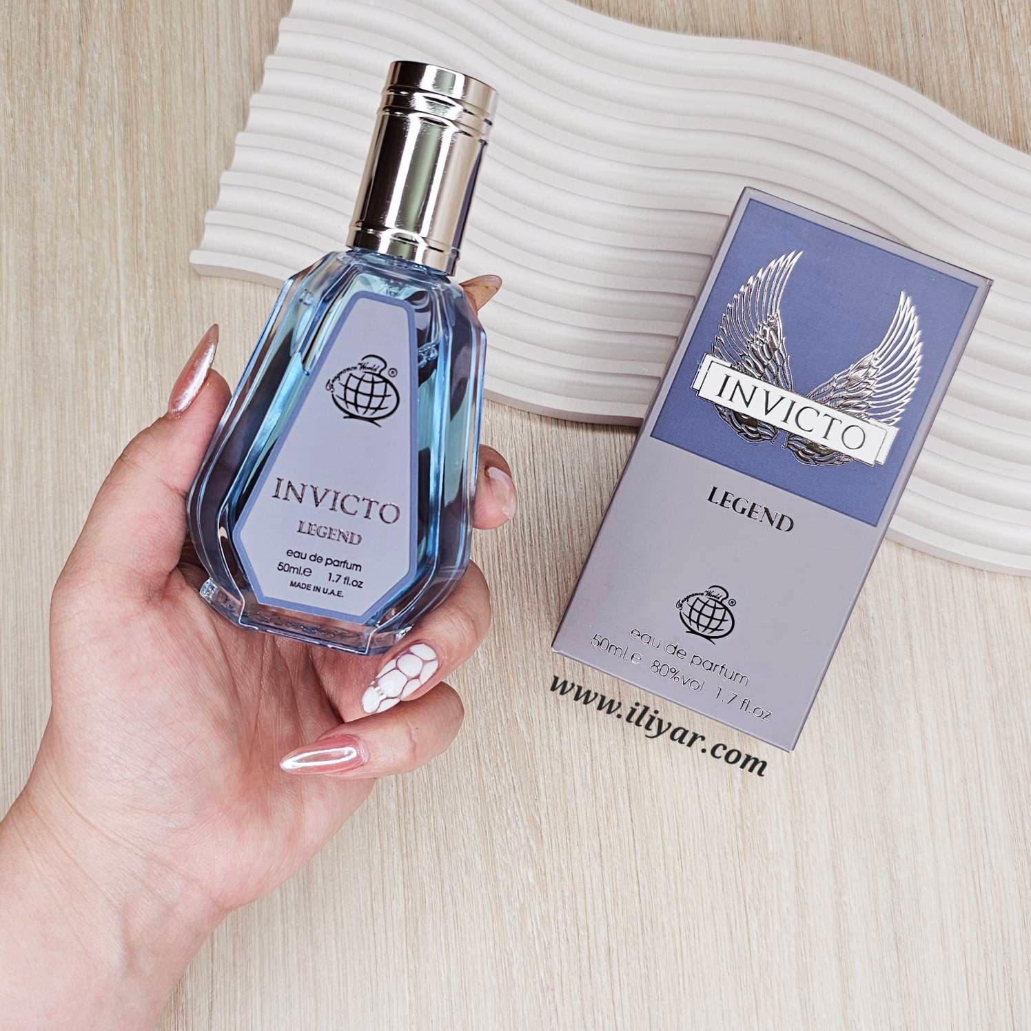 عطر ادکلن اینوکتوس لجند فرگرانس ورد INVICTO – حجم 50 میل — تصویر ۳