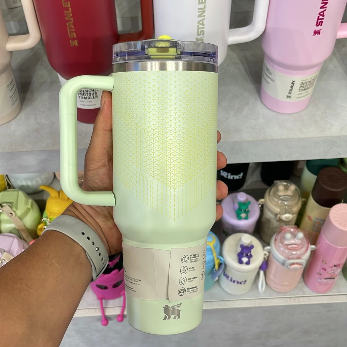 تراول ماگ استنلی رنگ Honeydew Hypergrip ضد نشت اورجینال — تصویر ۶