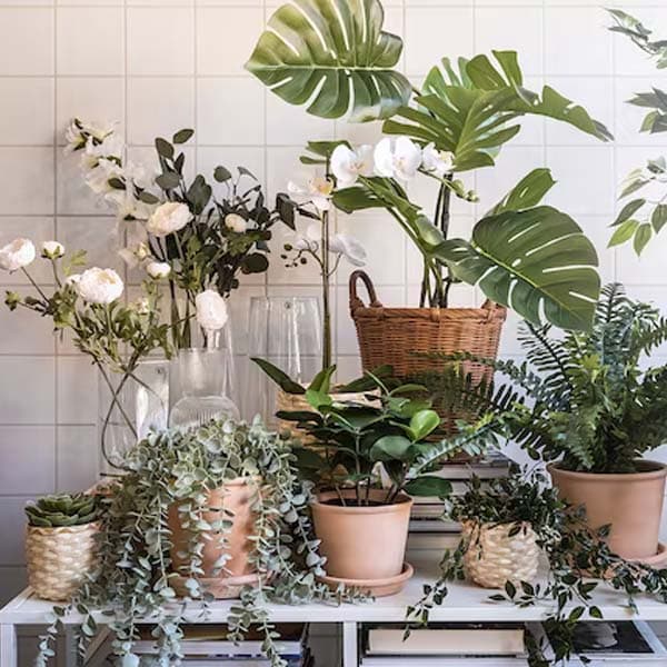 گلدان به همراه گل مصنوعی ایکیا مدل IKEA-FEJKA — تصویر ۲