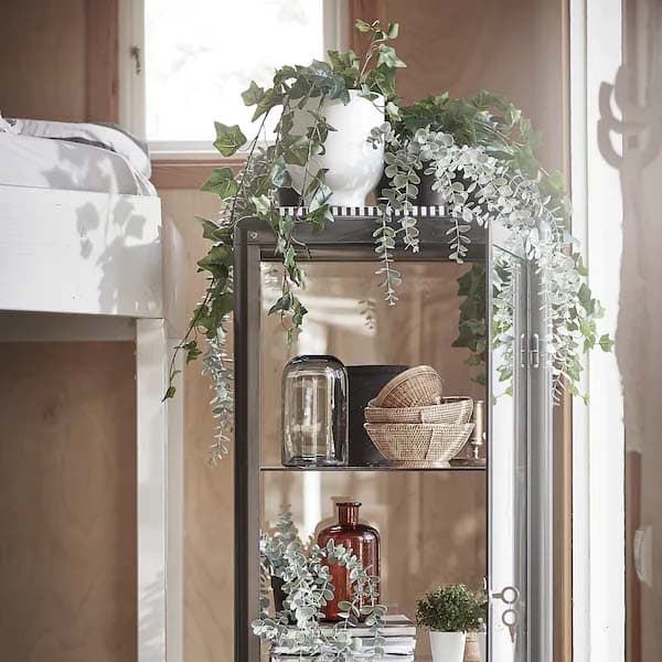 گلدان به همراه گل مصنوعی ایکیا مدل IKEA-FEJKA — تصویر ۵