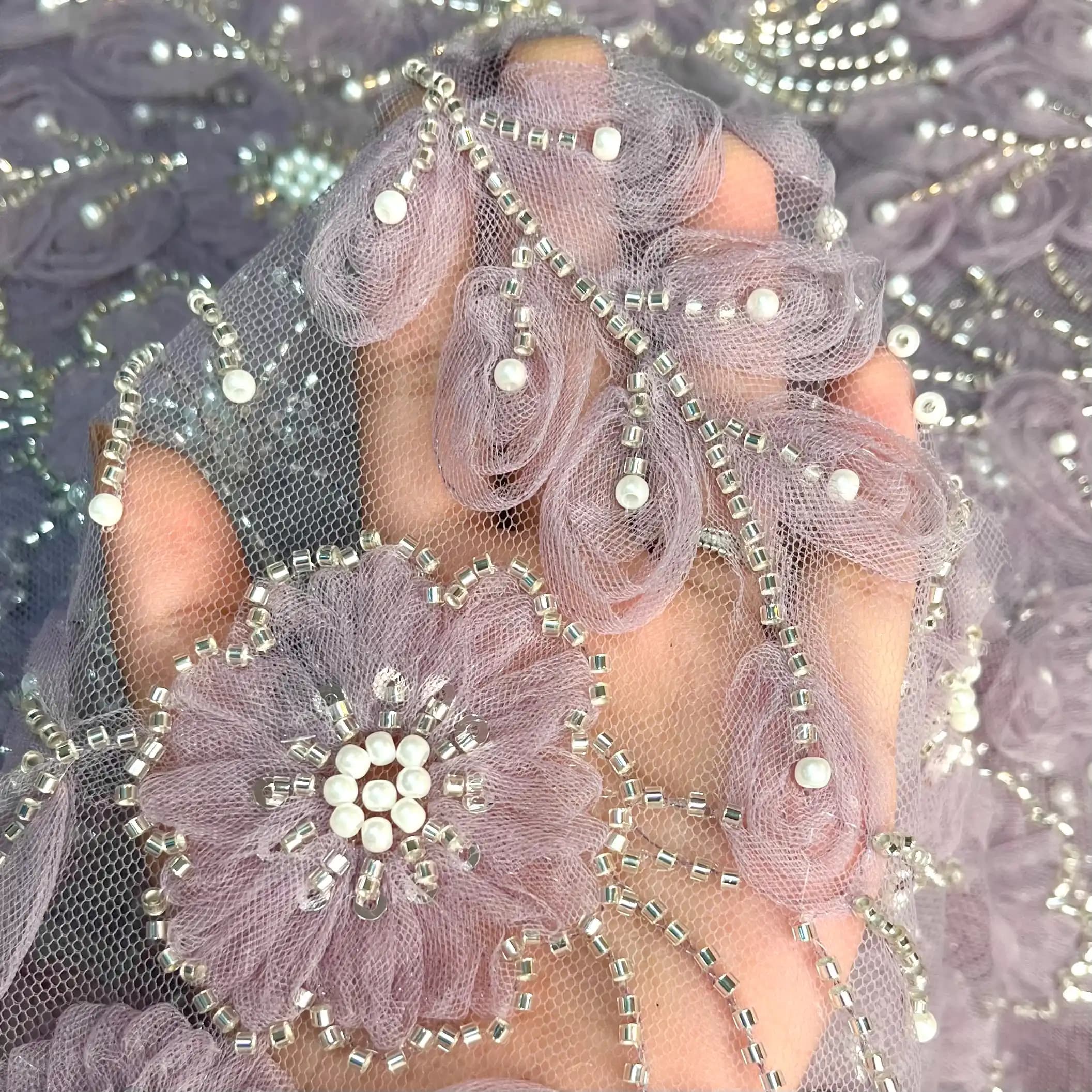 پارچه تور روبان‌دوزی کارشده یاسی — تصویر ۳