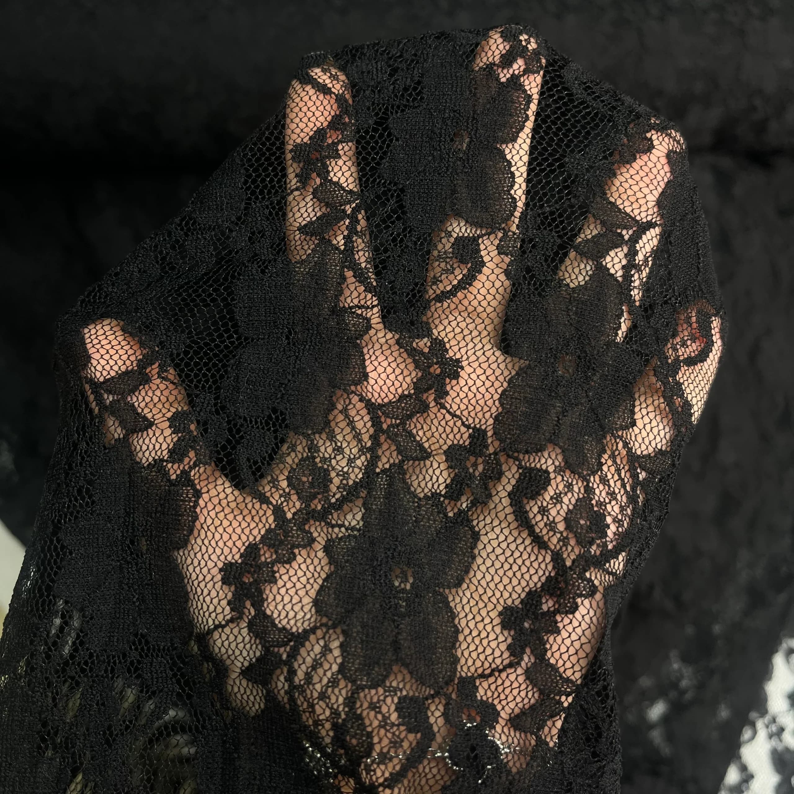 پارچه دانتل کش گلدار طرح 6 — تصویر ۳