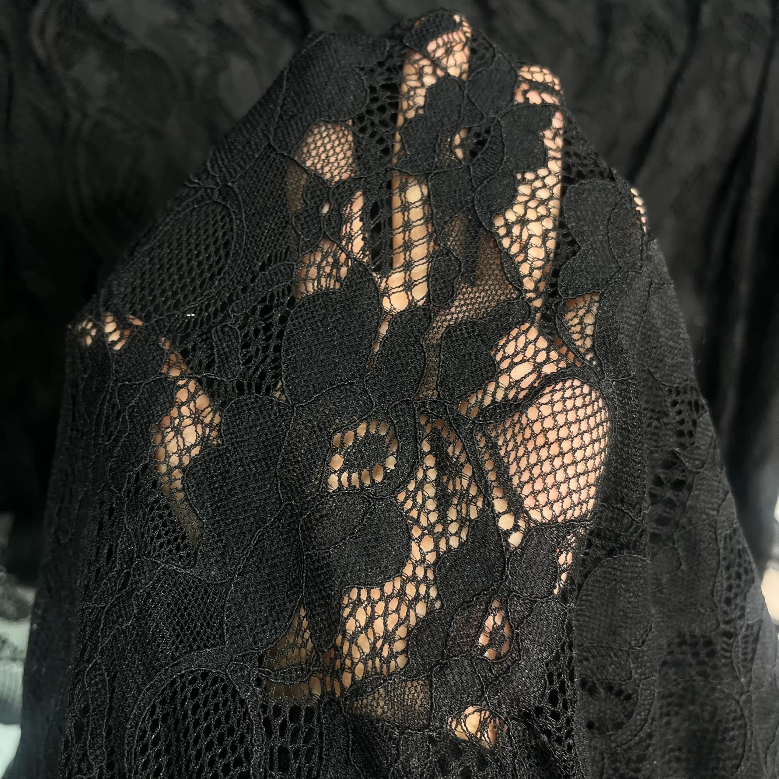 پارچه دانتل کش گلدار طرح 4 — تصویر ۳