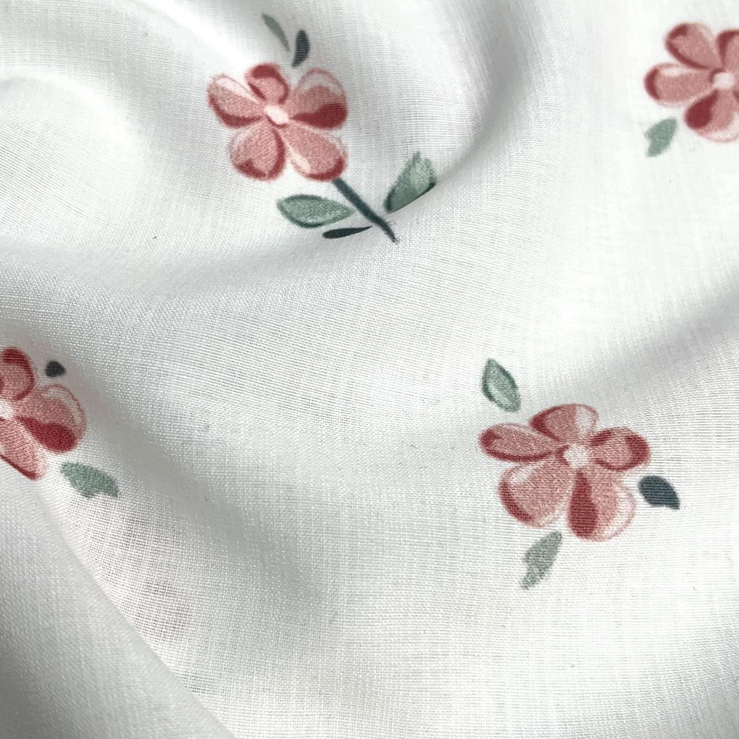 پارچه نخی پنبه‌ای طرح گل سرخ