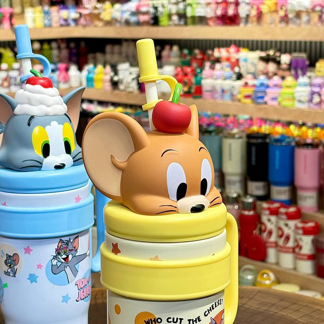 تراول ماگ تامبلر دسته دار دیزنی تام و جری ۸۰۰ میل اورجینال | ماگ دسته دار Disney — تصویر ۸
