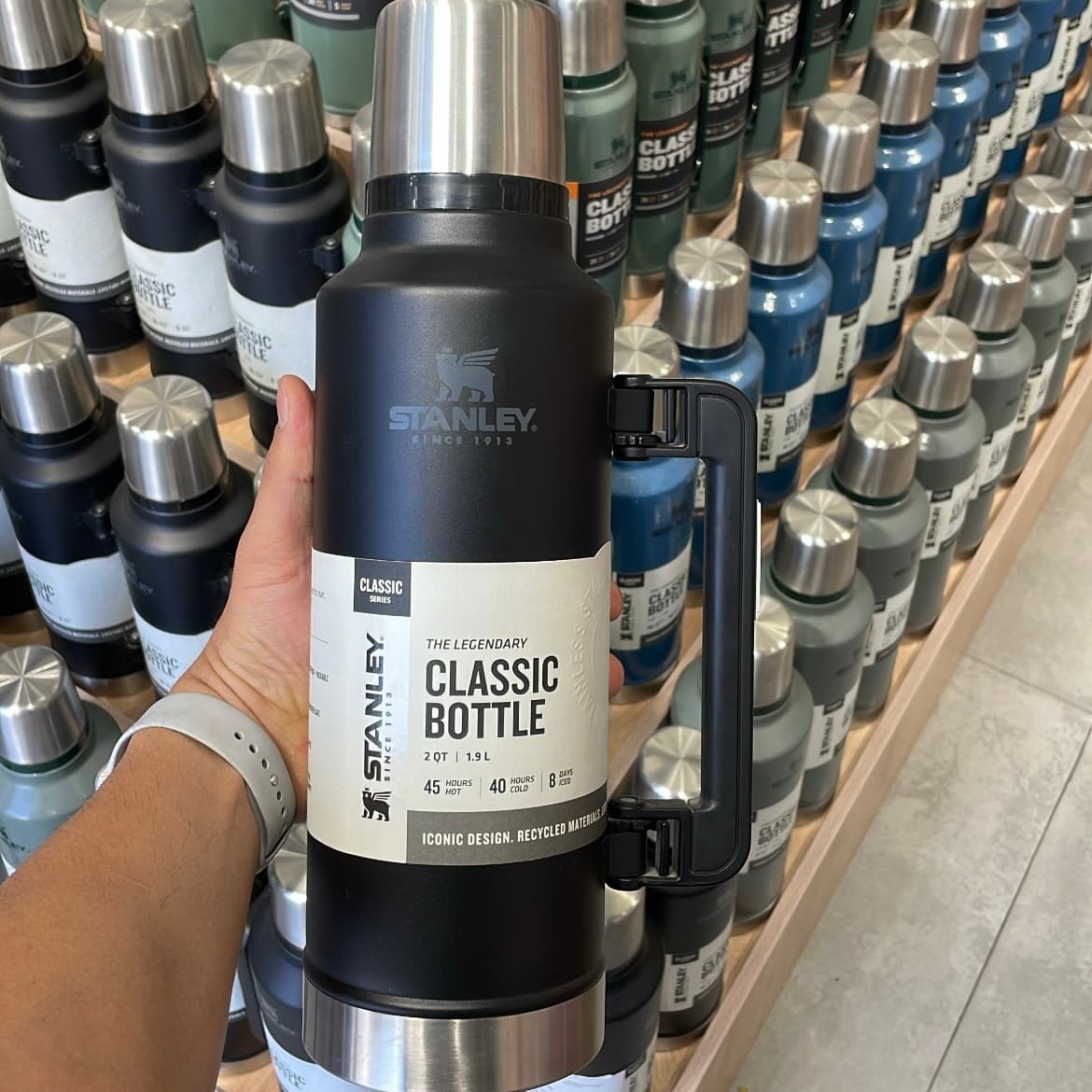 فلاسک استنلی 1.9 لیتر مشکی اورجینال | Stanley Classic Legendary Bottle 1.9L