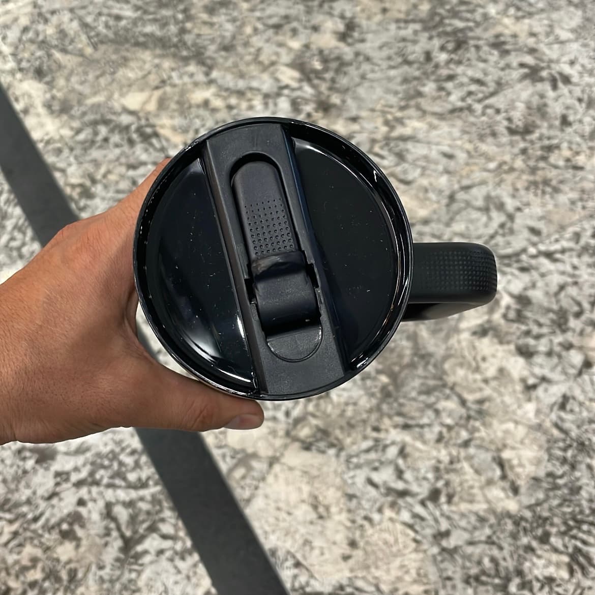 ماگ استنلی مشکی 1.18 لیتر مدل Quencher H2.0 | درب ضد نشت — تصویر ۳