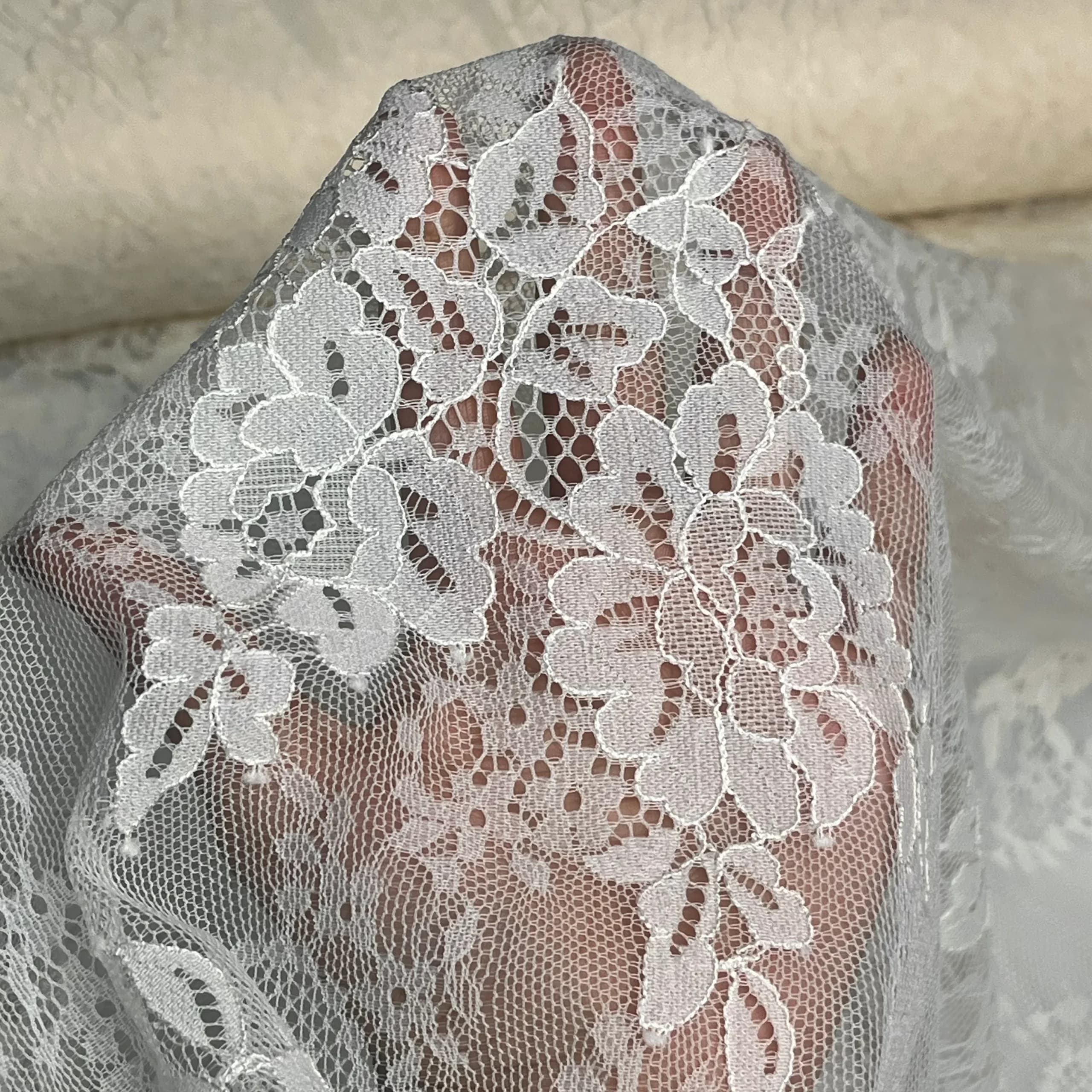 پارچه دانتل کش فرانسه نباتی — تصویر ۳
