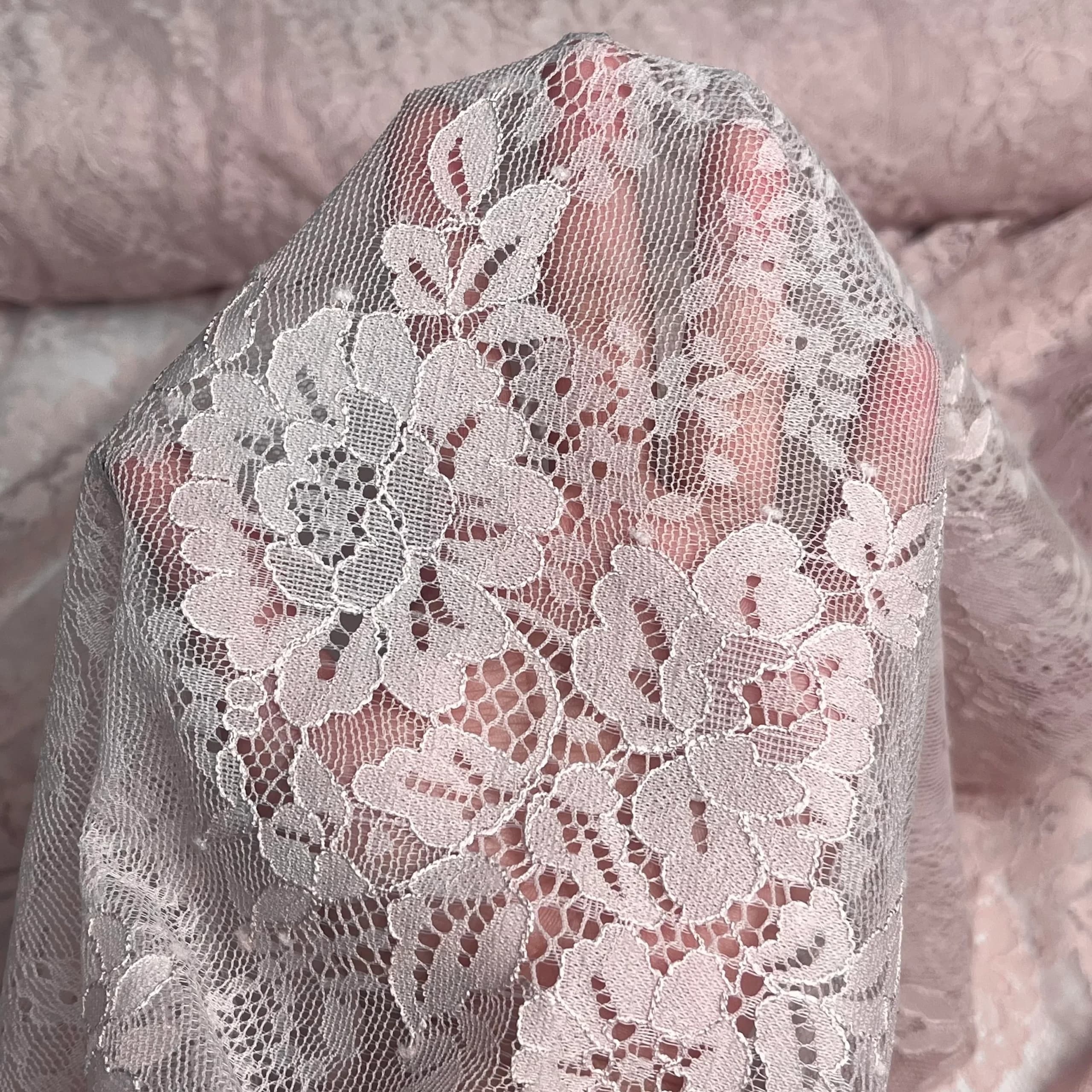 پارچه دانتل کش فرانسه صورتی — تصویر ۳
